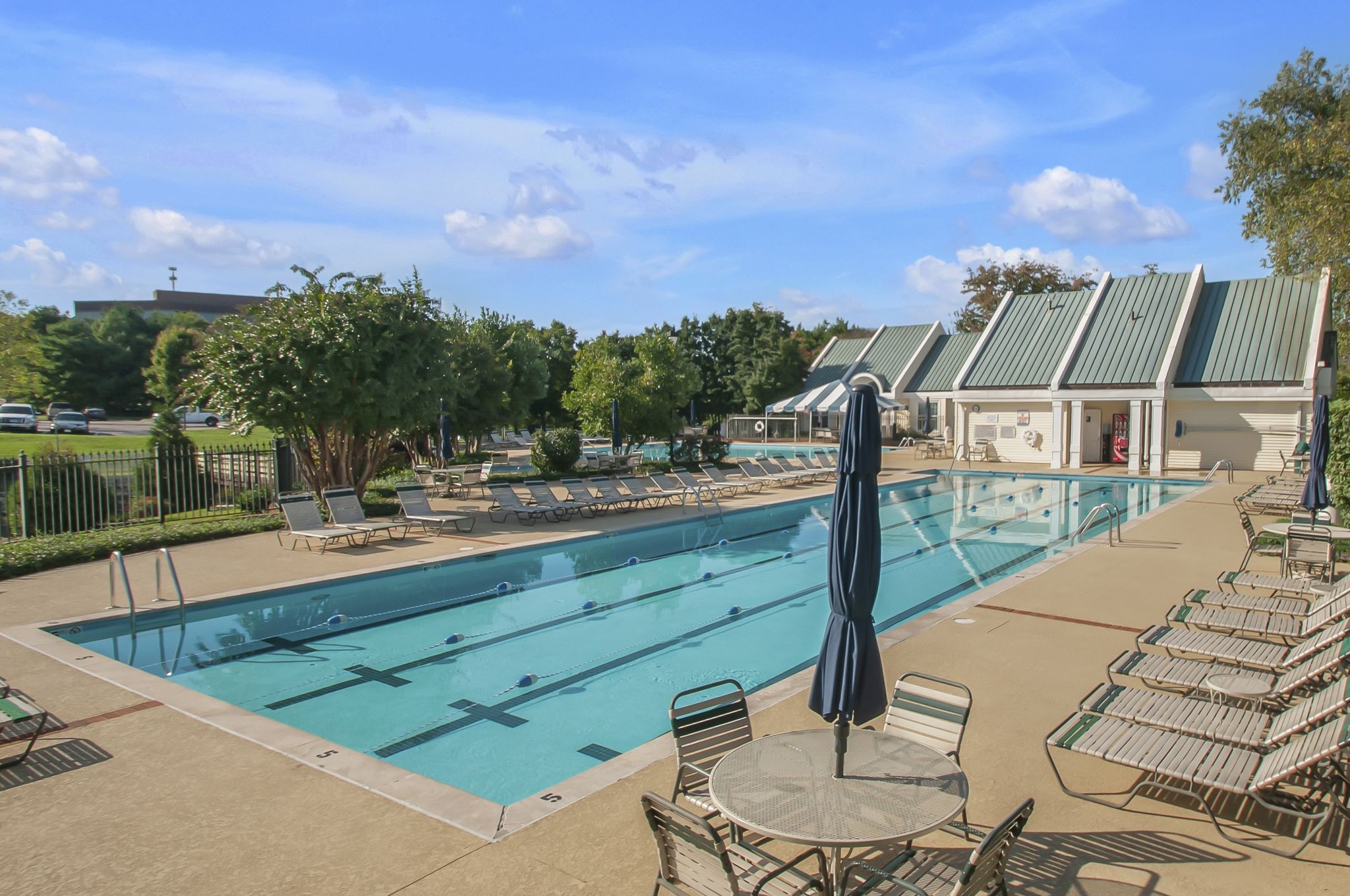 410 Ashlawn Ct Unit: 410