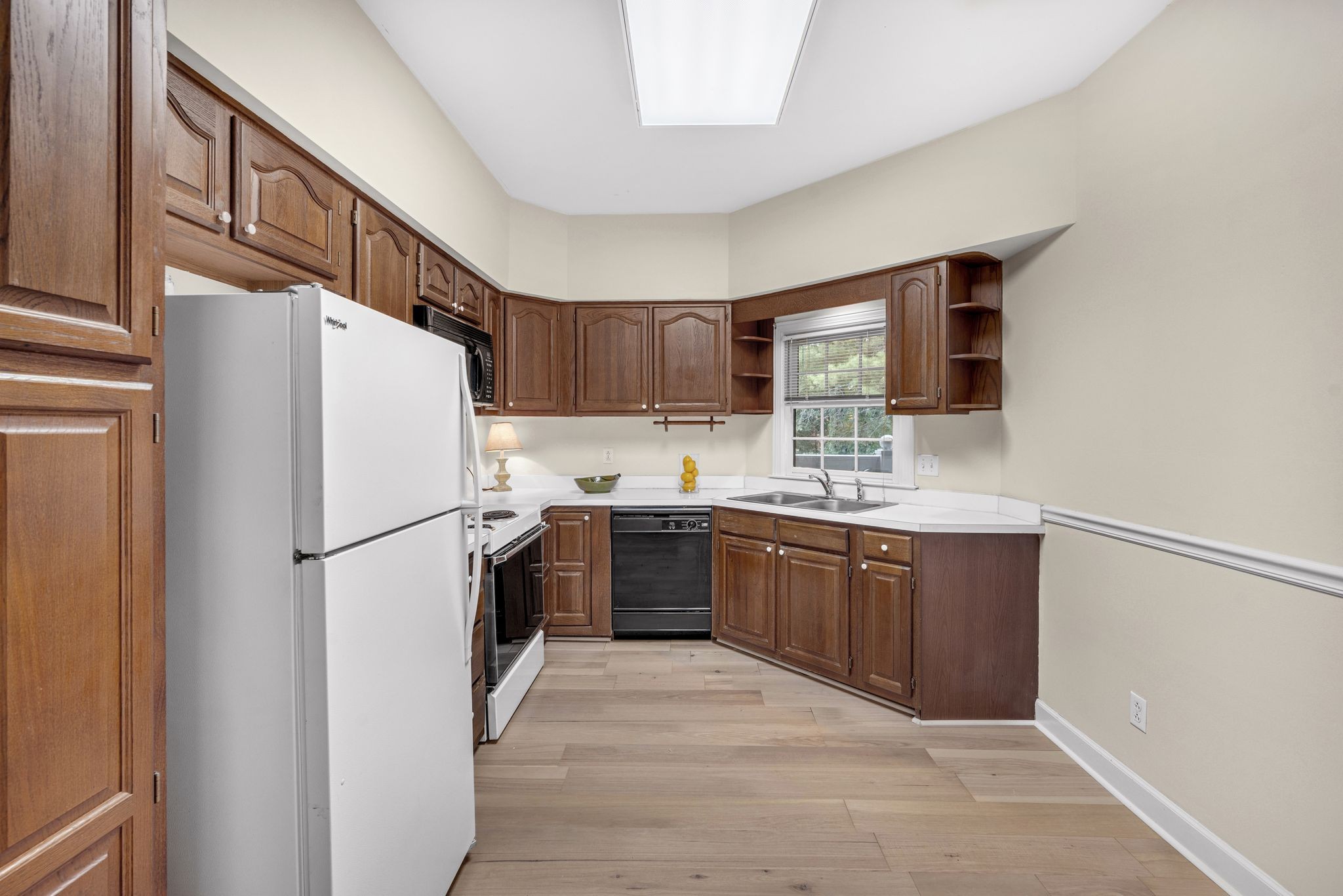410 Ashlawn Ct Unit: 410
