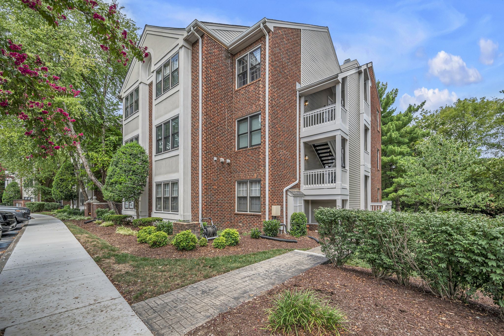 410 Ashlawn Ct Unit: 410
