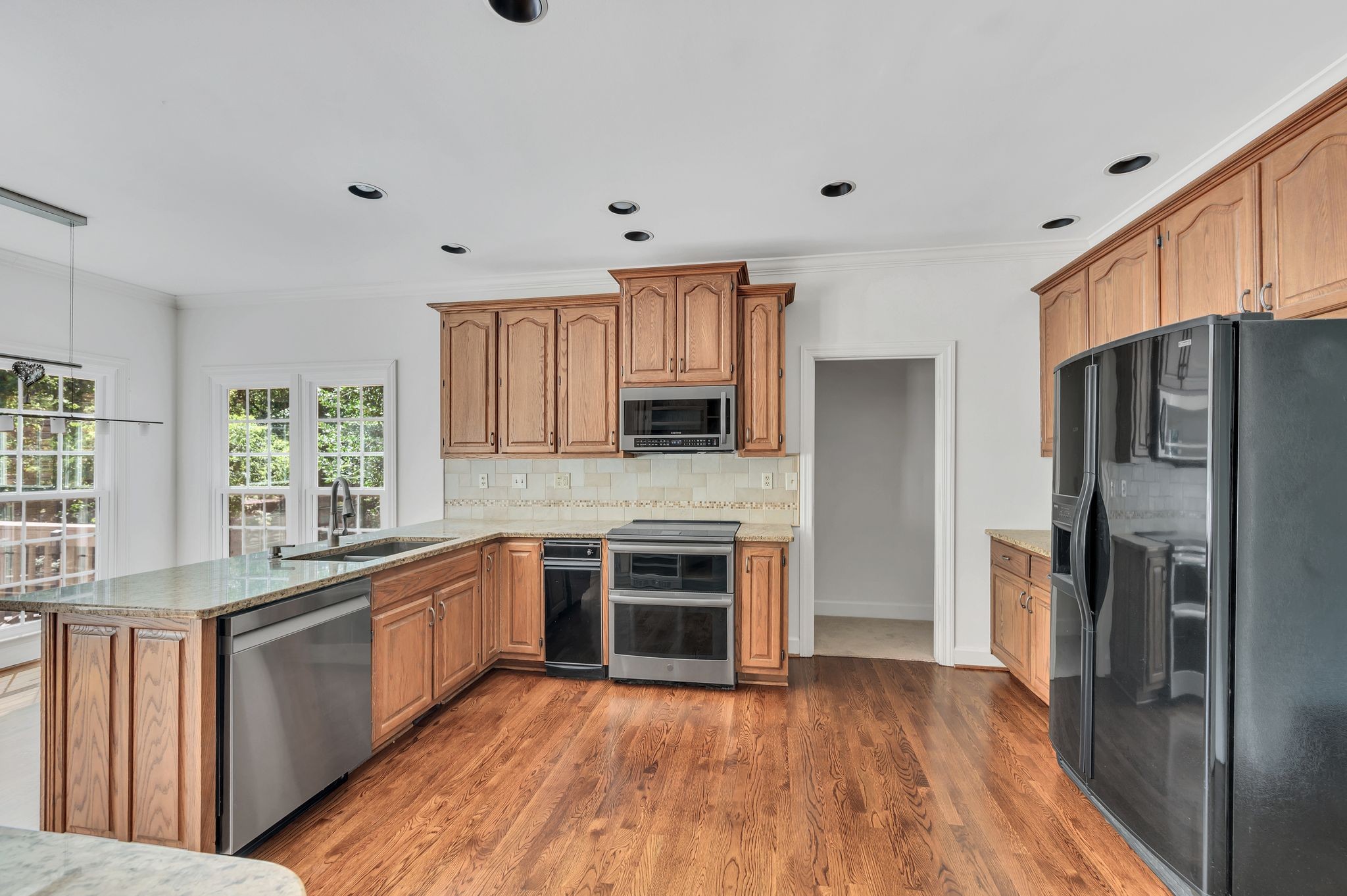 915 Hidden Oak Pl