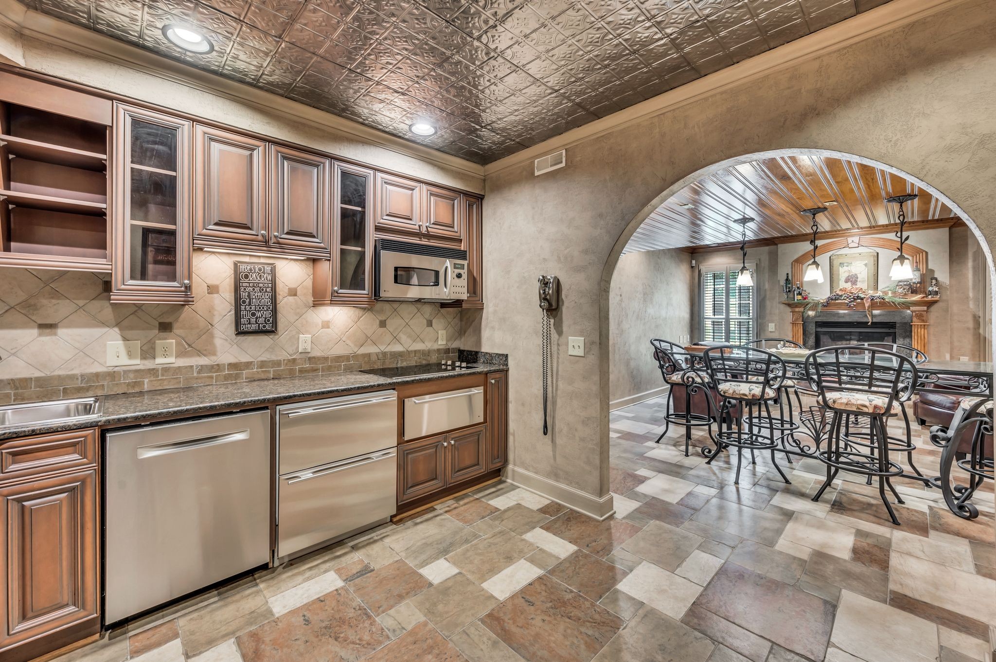 915 Hidden Oak Pl