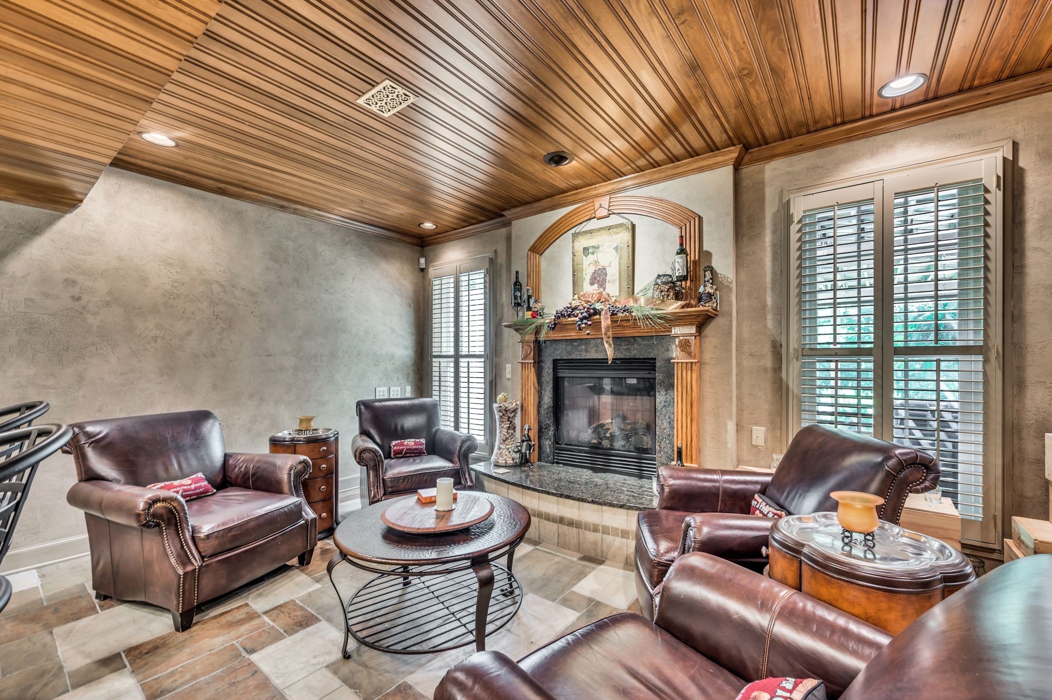 915 Hidden Oak Pl