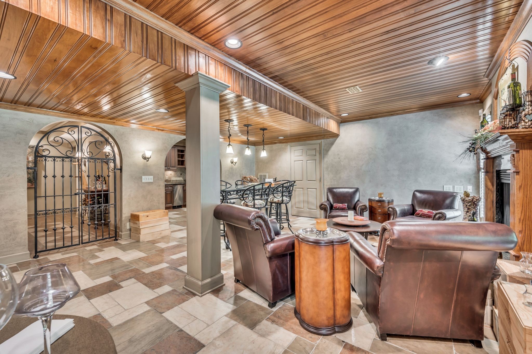 915 Hidden Oak Pl