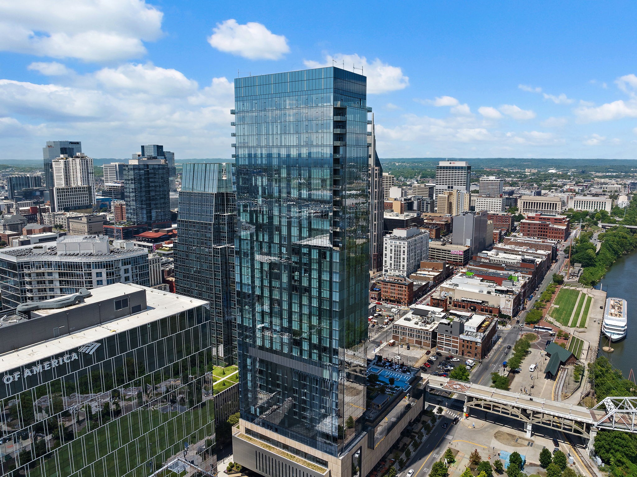 160 2nd Ave, S Unit: 2203