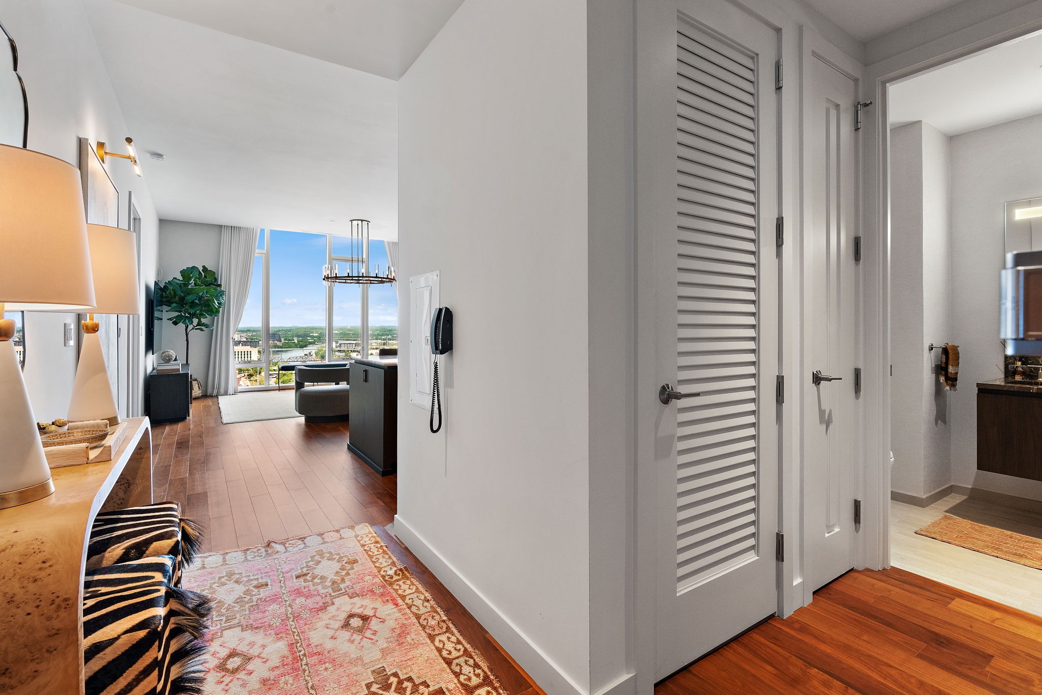 160 2nd Ave, S Unit: 2203