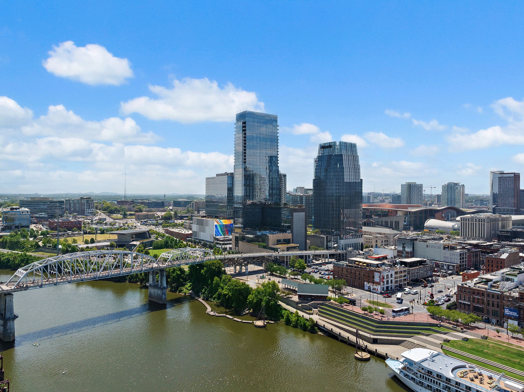 160 2nd Ave, S Unit: 2203