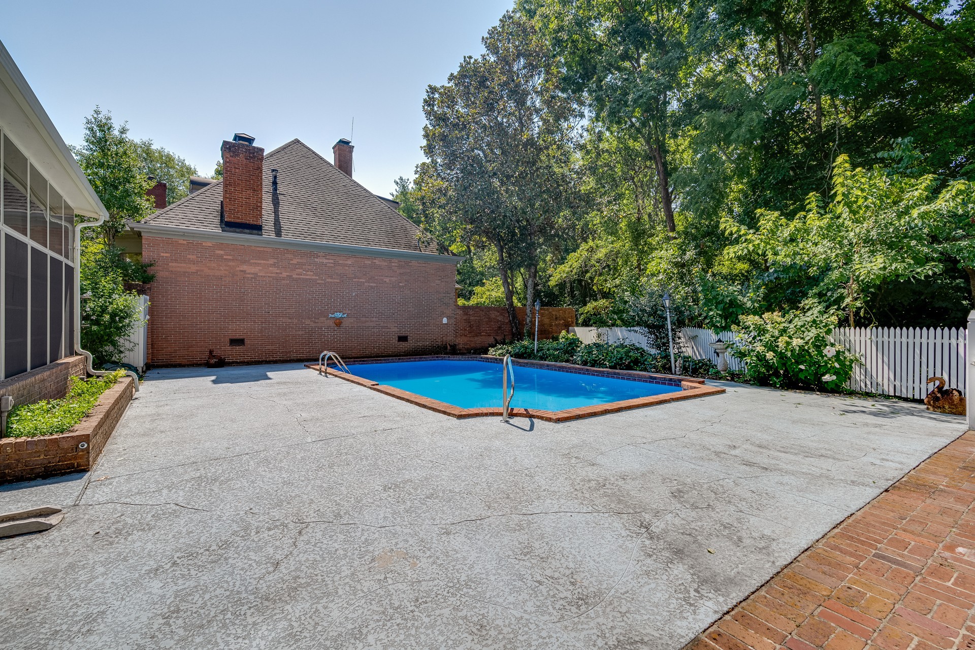 4 Foxhall Close