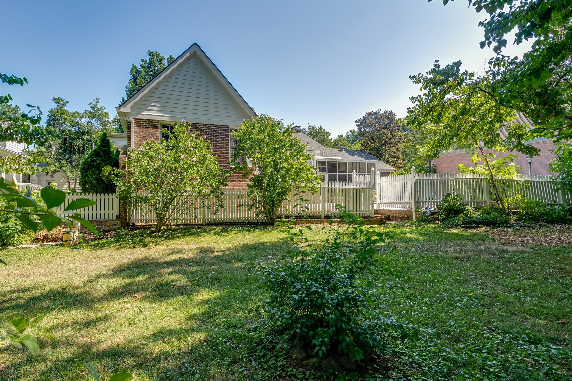 4 Foxhall Close