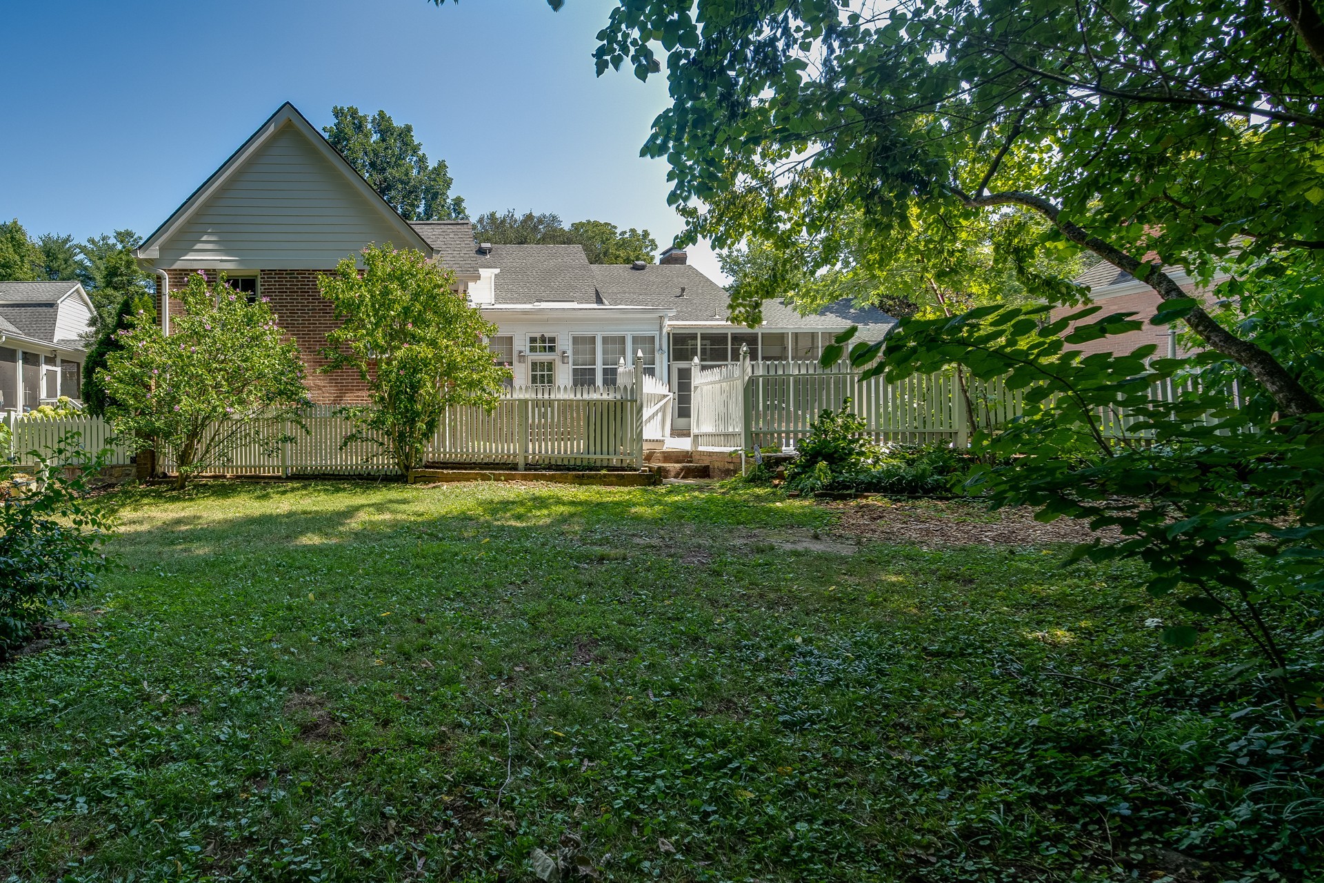 4 Foxhall Close