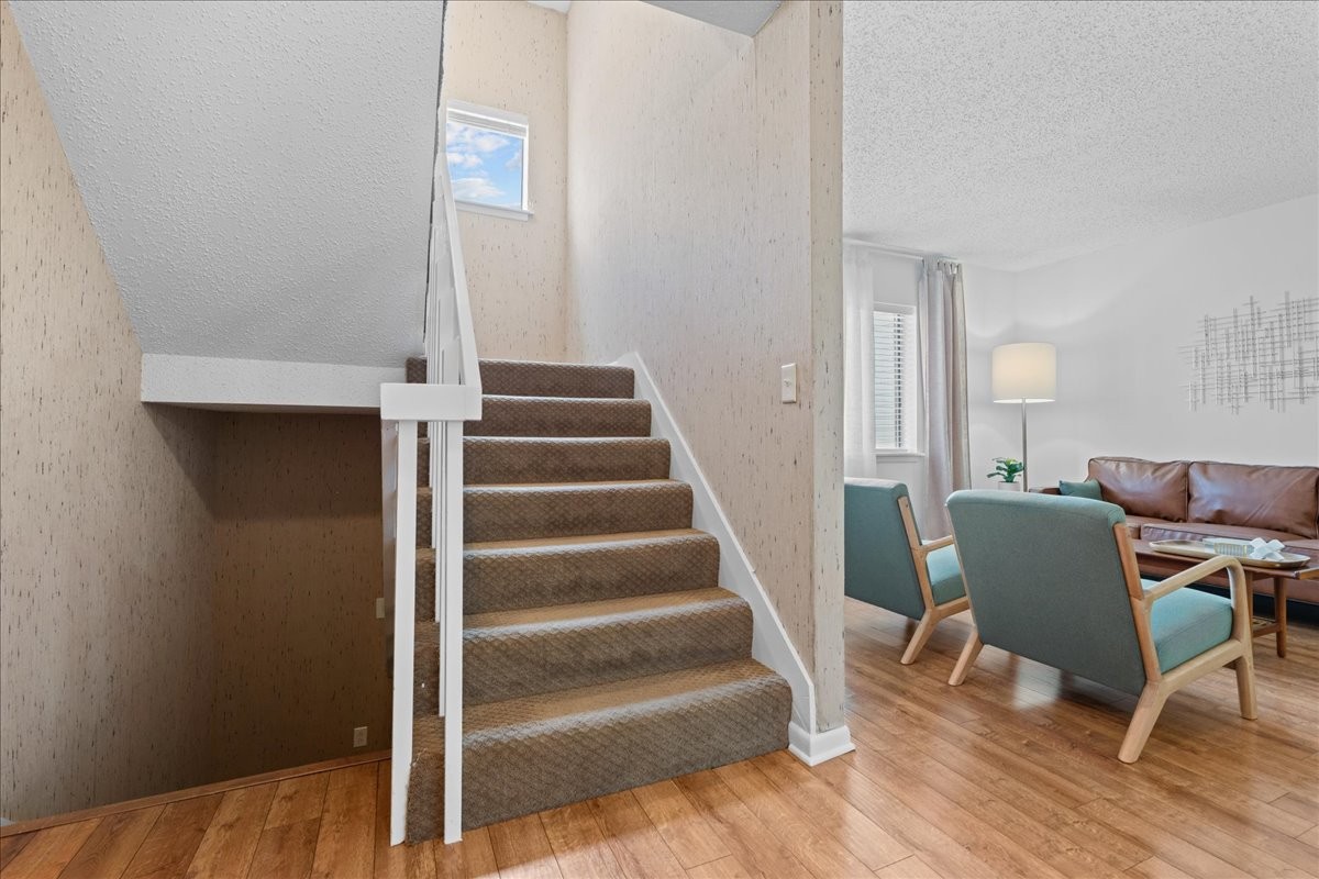 422 Summit Ridge Pl