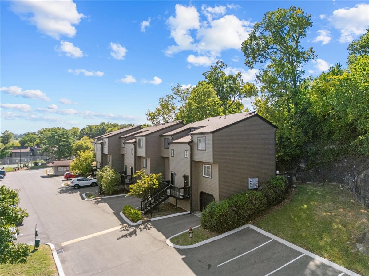 422 Summit Ridge Pl