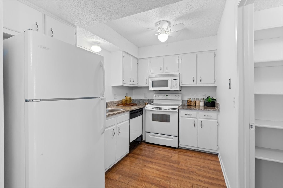 422 Summit Ridge Pl