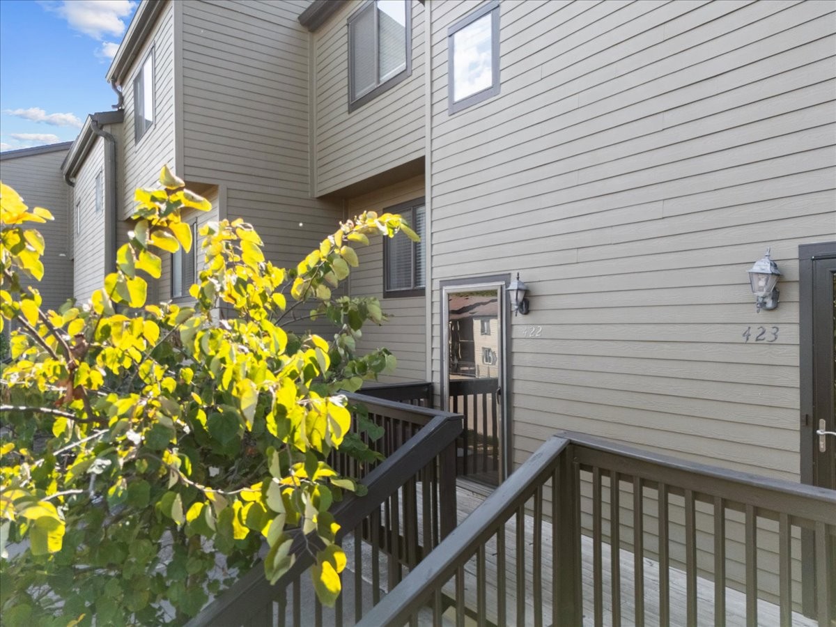 422 Summit Ridge Pl