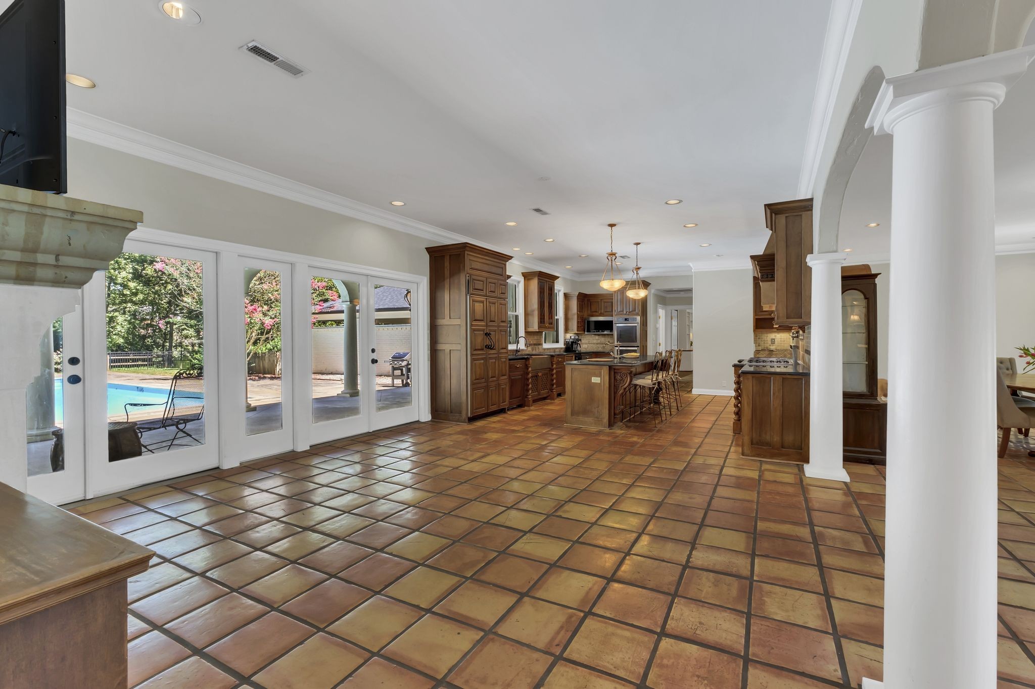 6105 Melbourne Dr