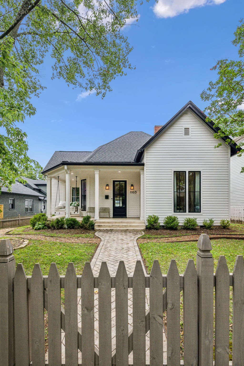 1103 Montrose Ave