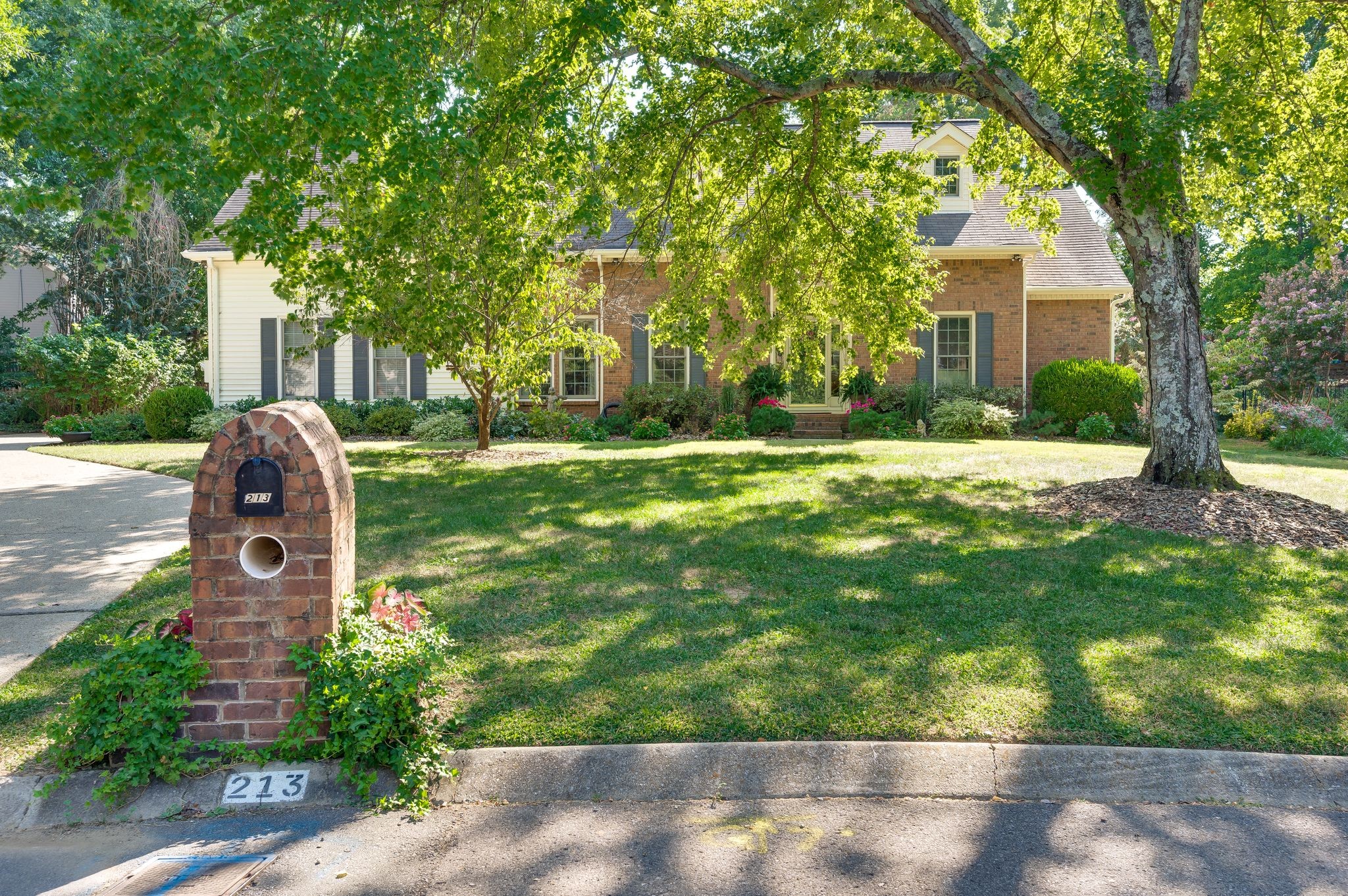 213 Herbert Ct