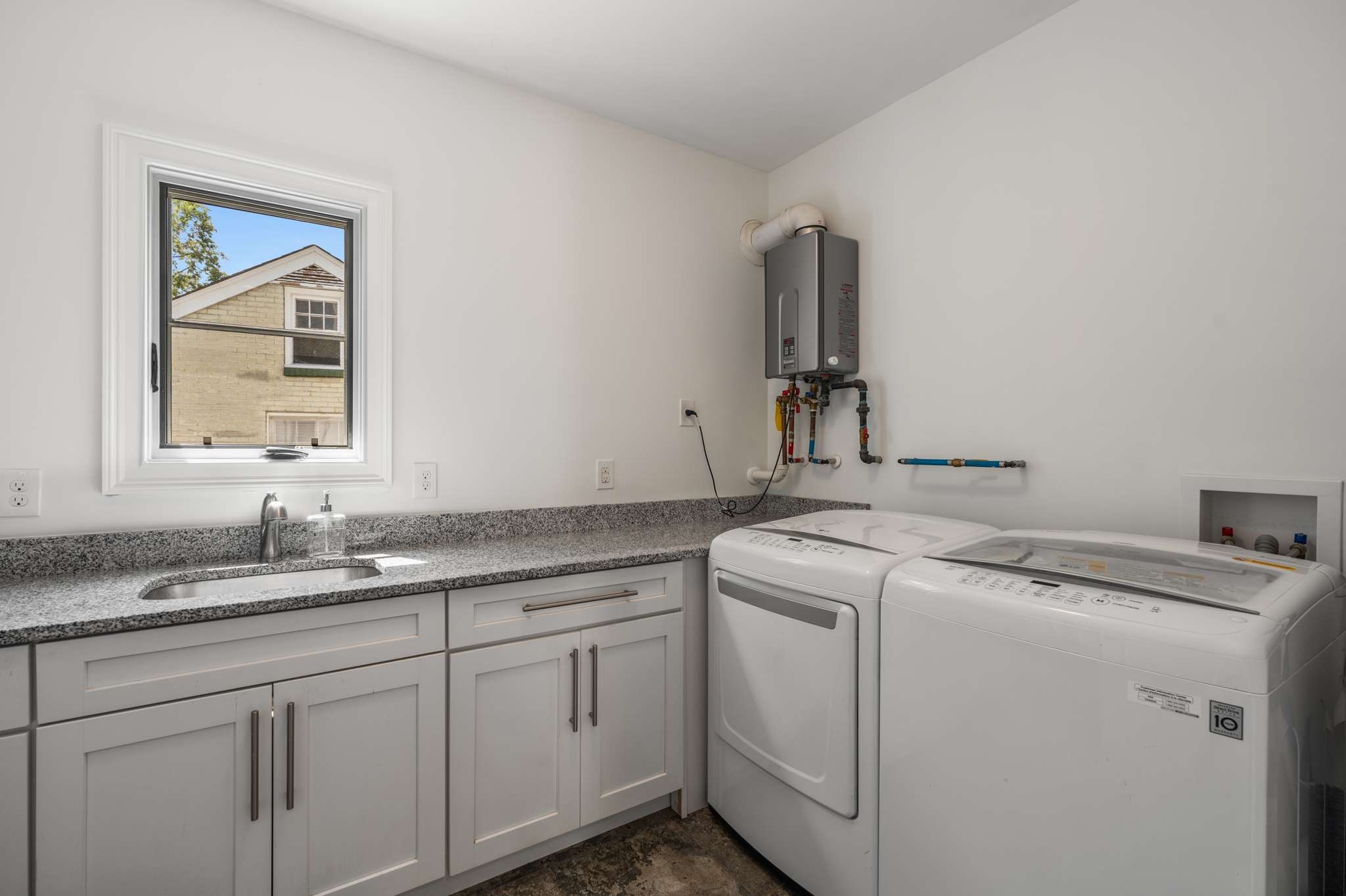 4035 General Bate Dr