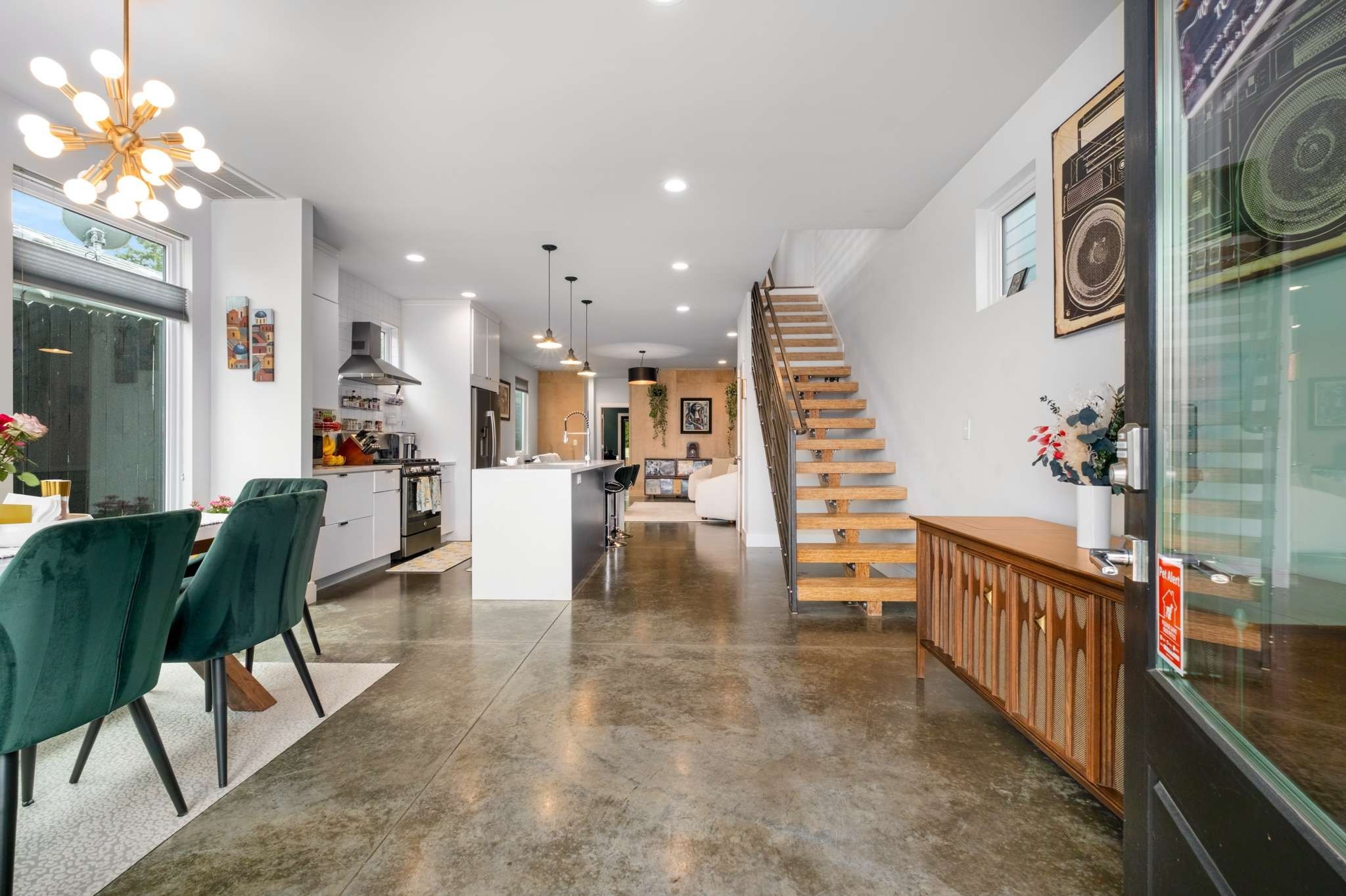 1607A Porter Ave