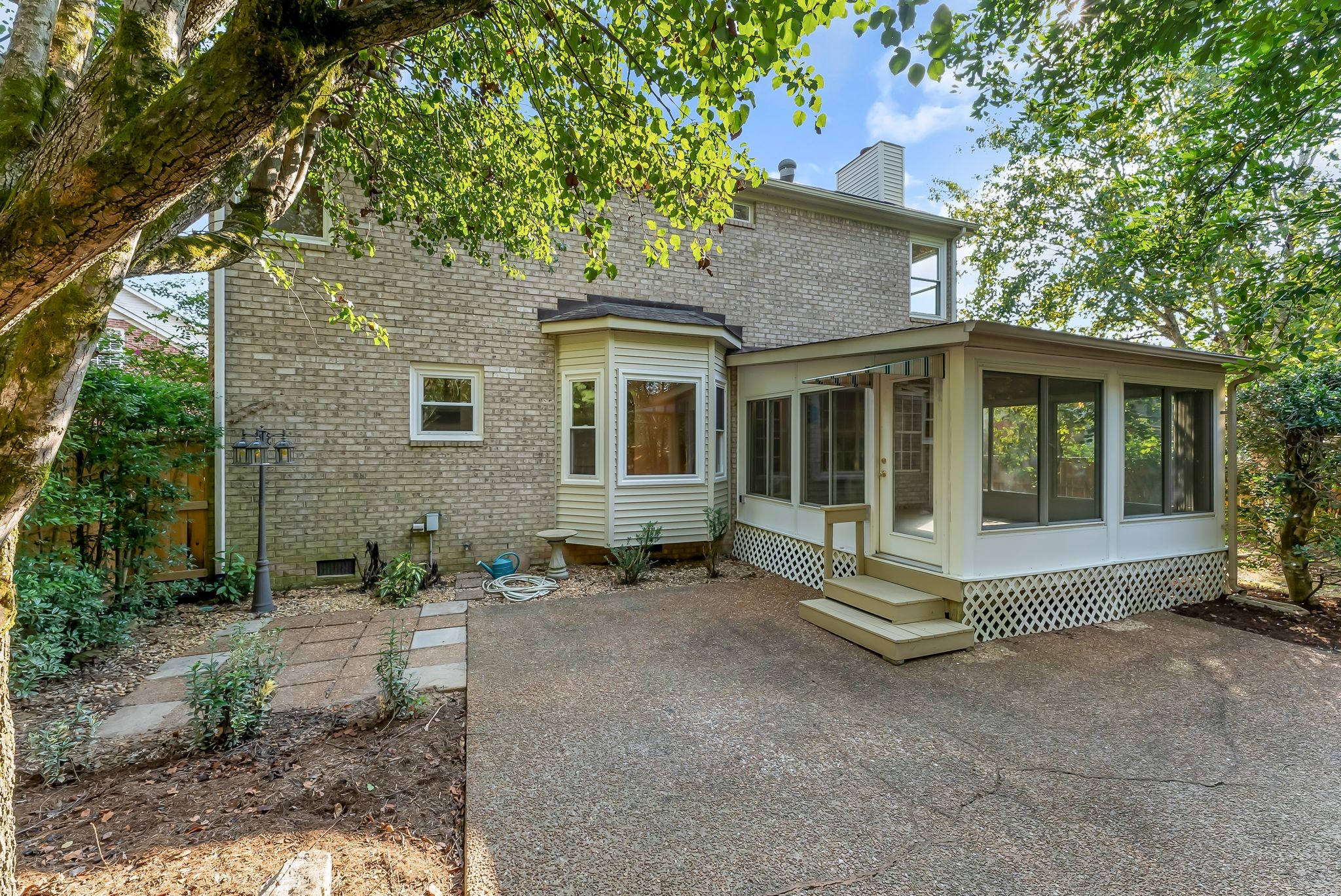 171 Clarendon Cir