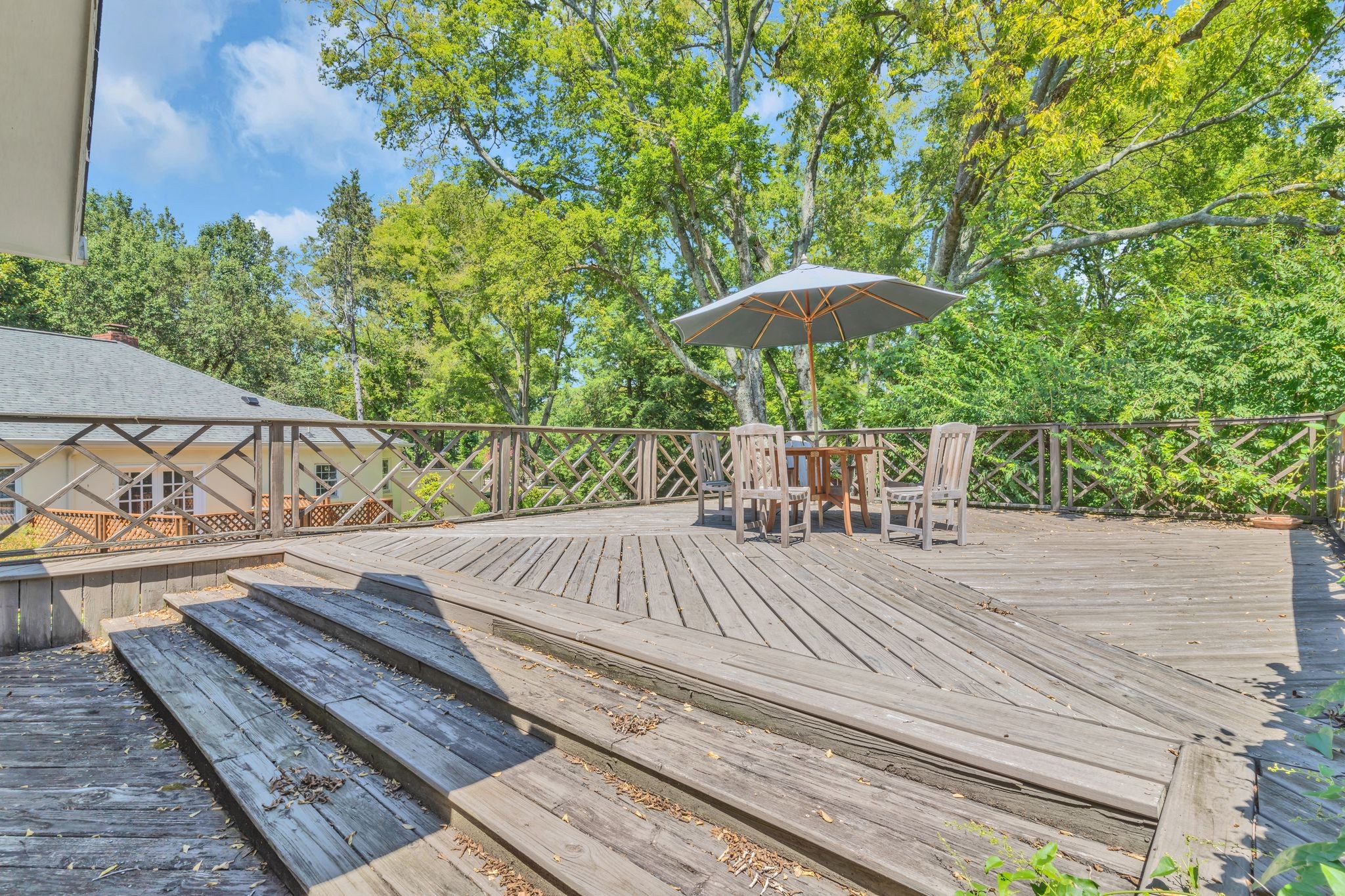 4316 Glen Eden Dr