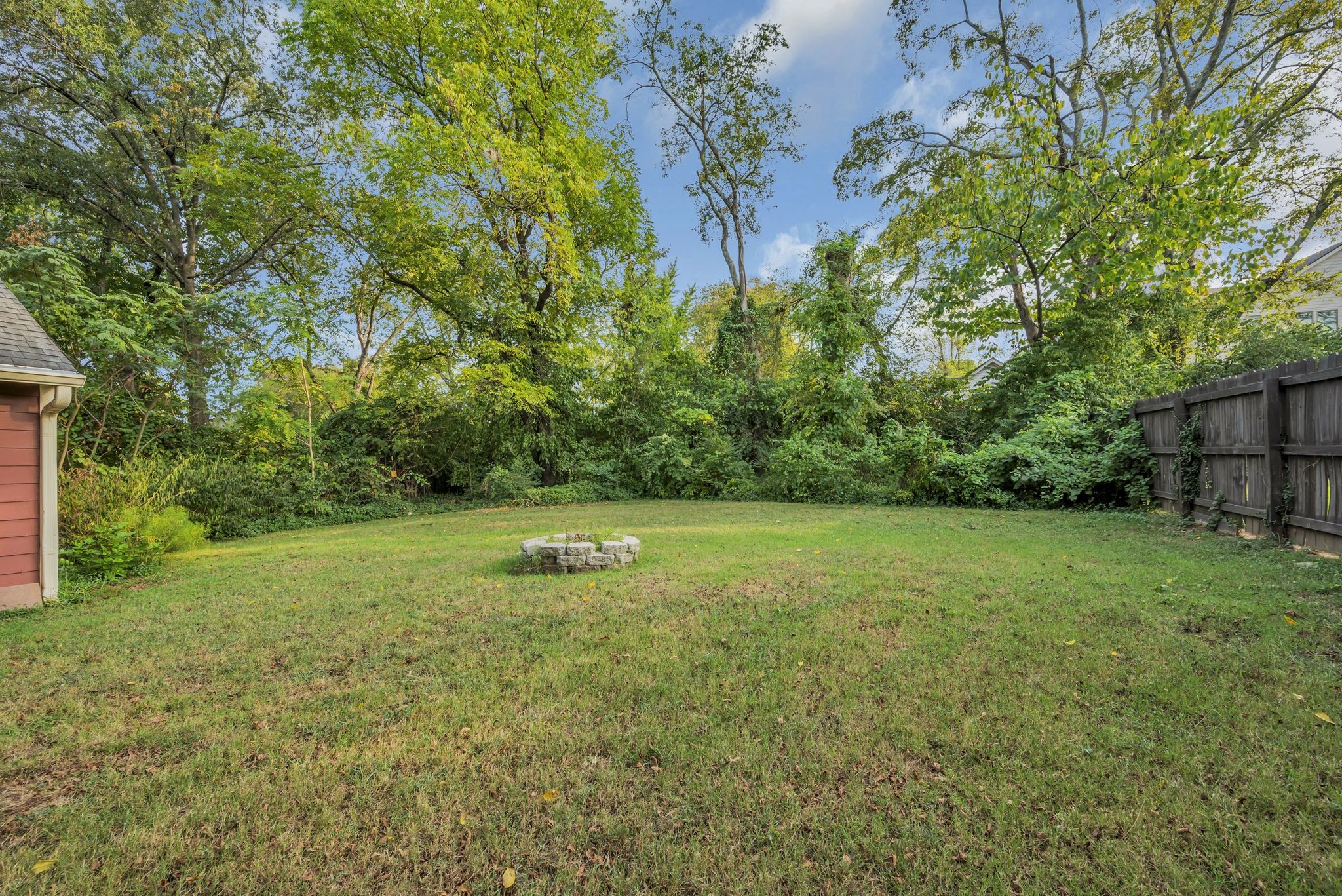 1501 Clifton Ln