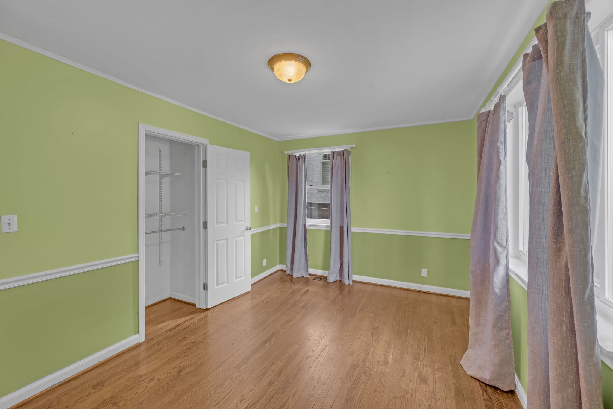 1501 Clifton Ln
