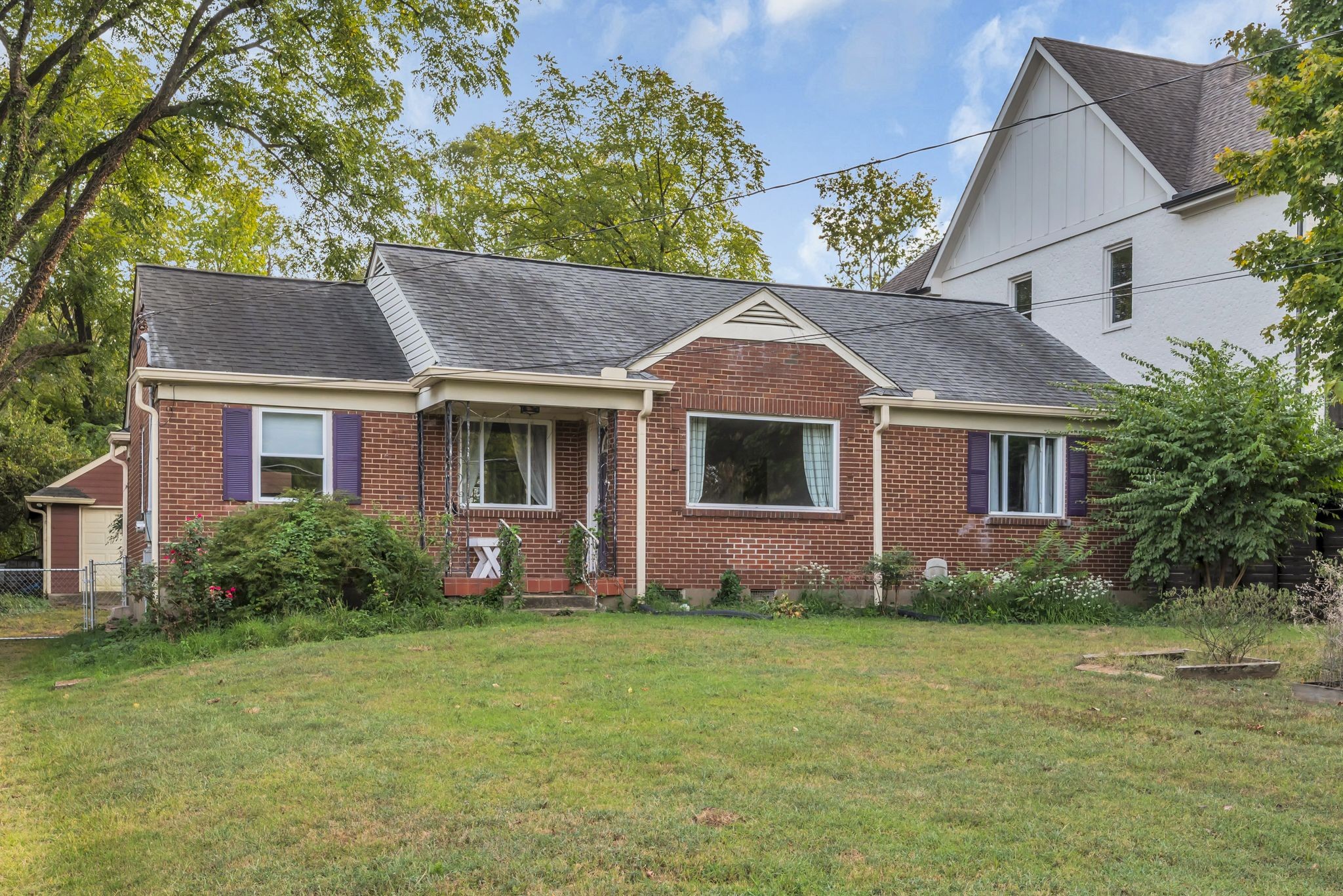 1501 Clifton Ln