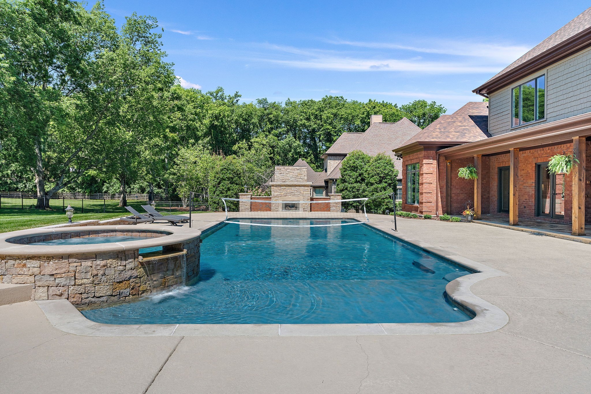 107 Steeplechase Ln