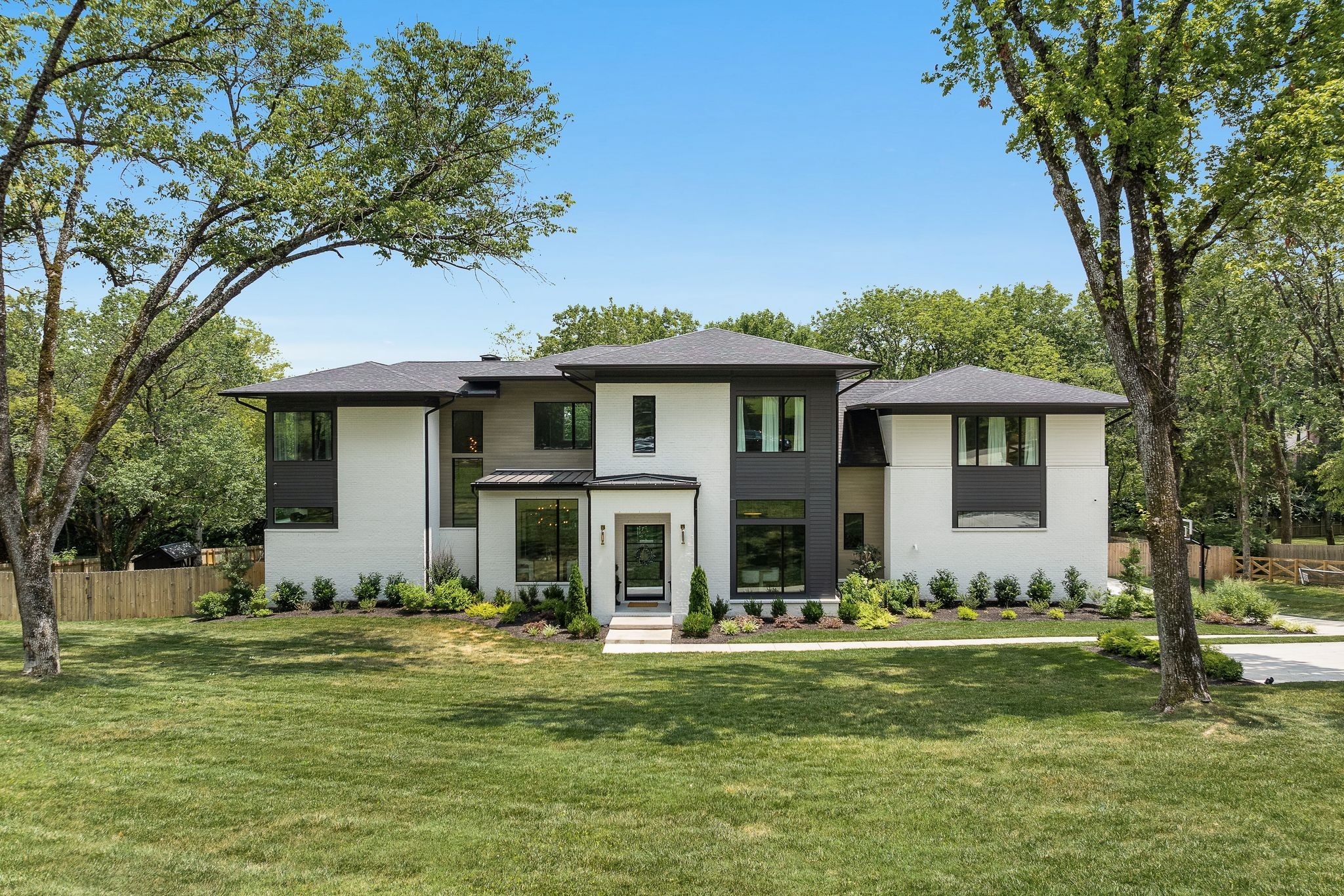 4612 Belmont Park Ter