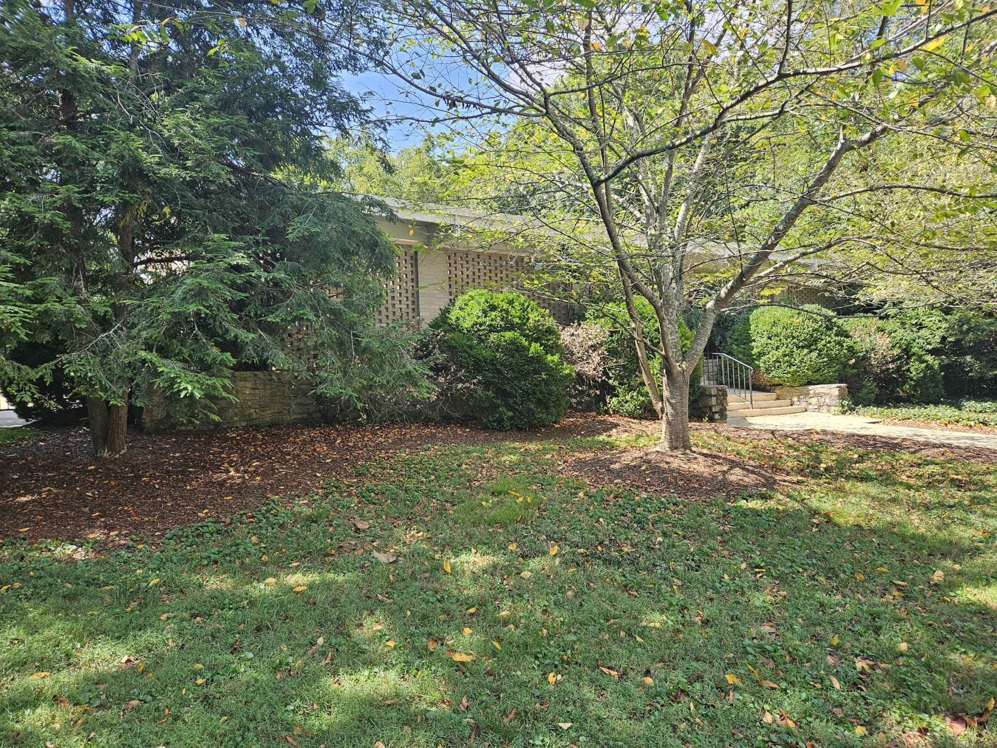 105 Leake Ave Unit: 2