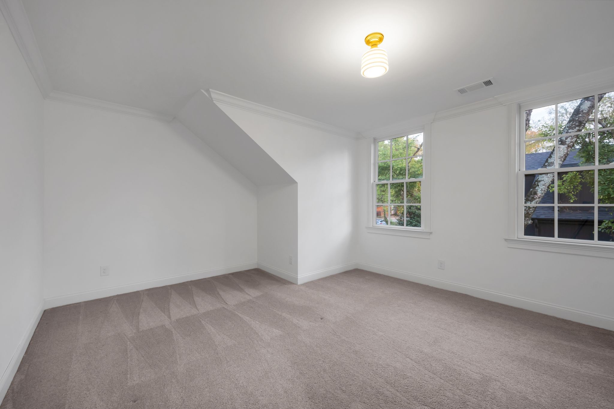 2802 Hawthorne Pl