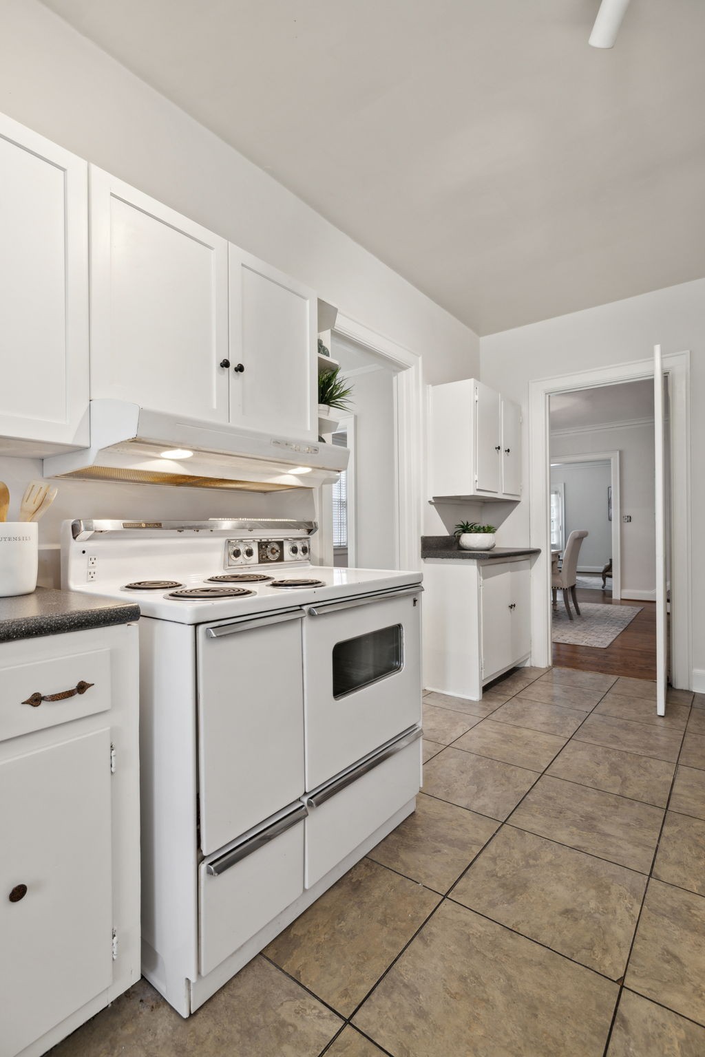 102 Lauderdale Rd Unit: A