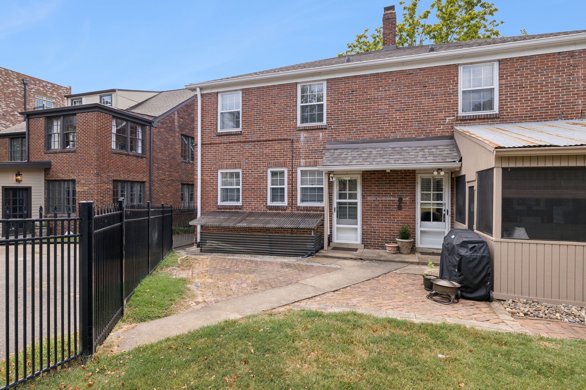 102 Lauderdale Rd Unit: A