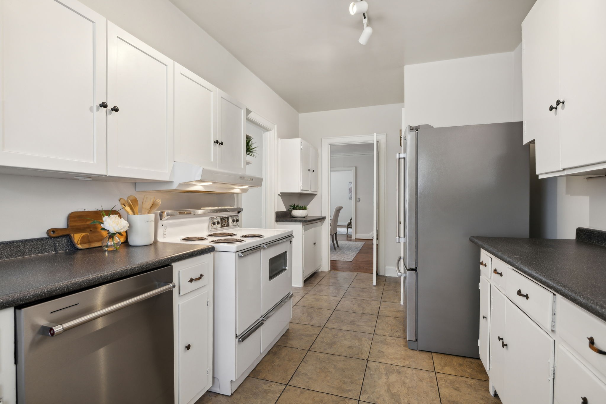 102 Lauderdale Rd Unit: A