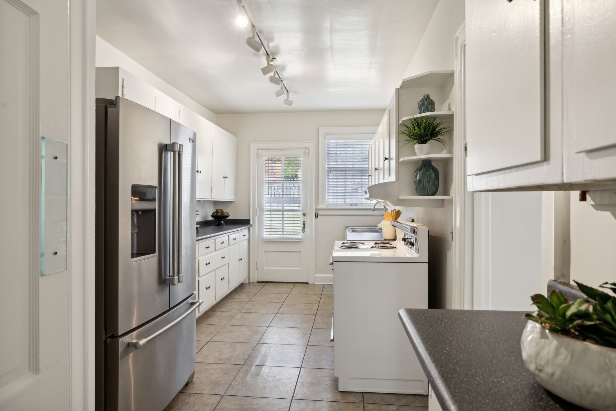 102 Lauderdale Rd Unit: A