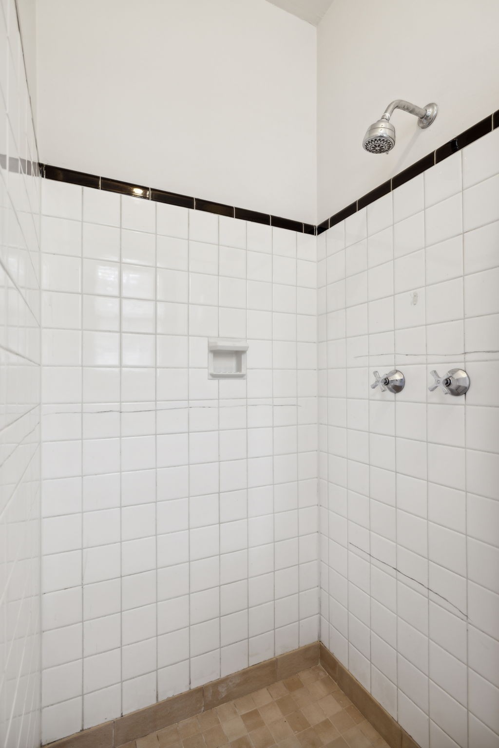 102 Lauderdale Rd Unit: A