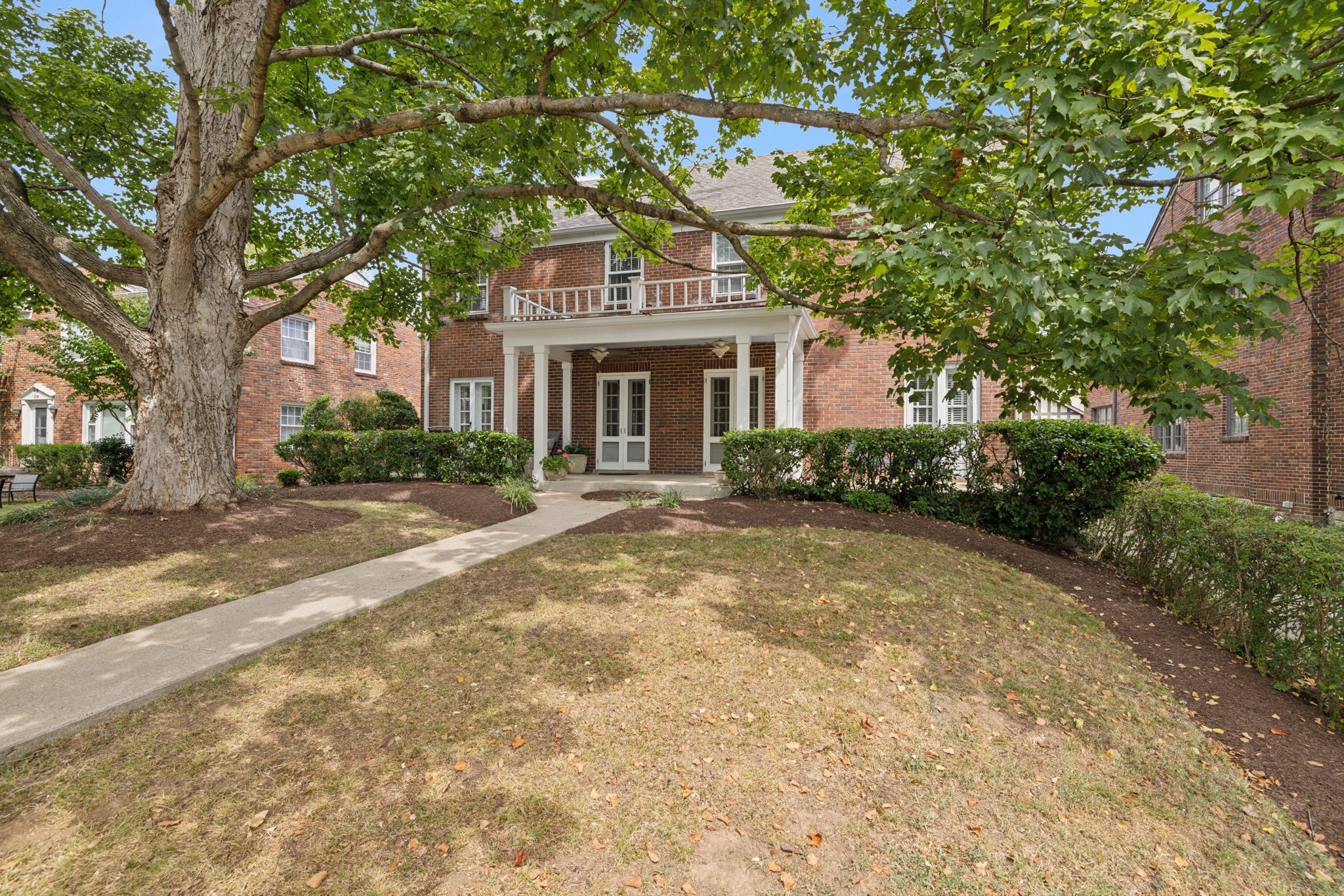 102 Lauderdale Rd Unit: A