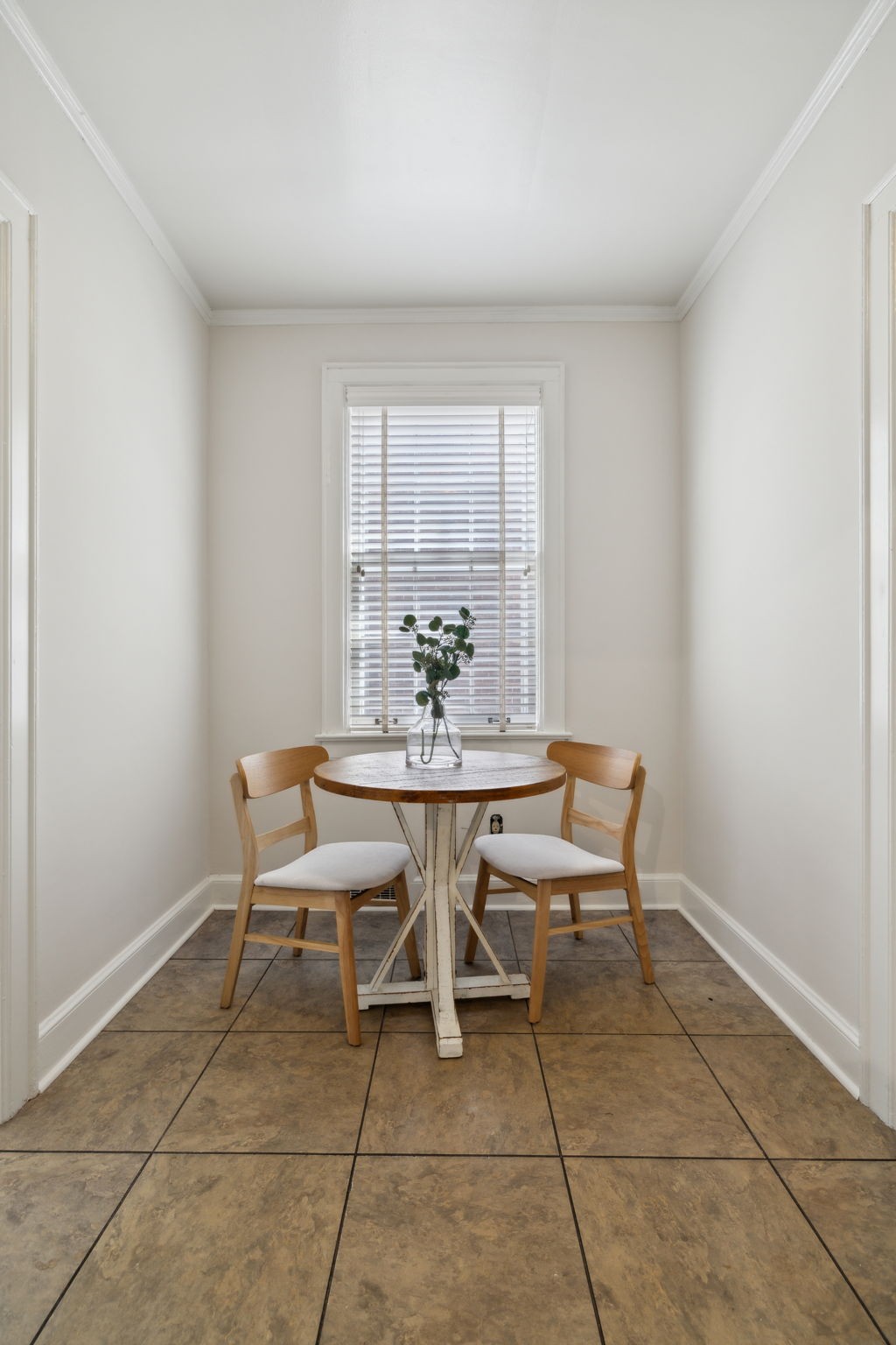 102 Lauderdale Rd Unit: A
