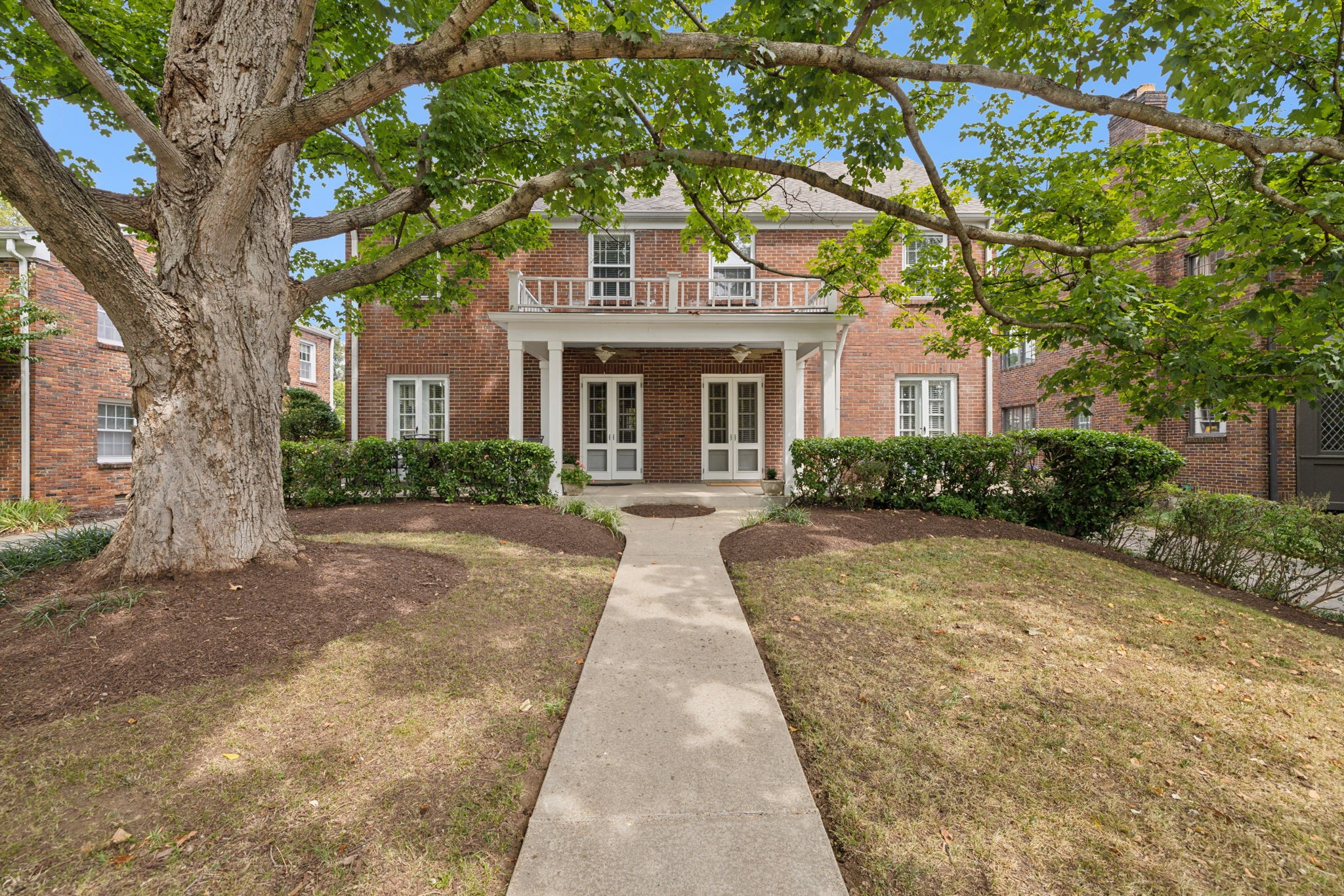 102 Lauderdale Rd Unit: A