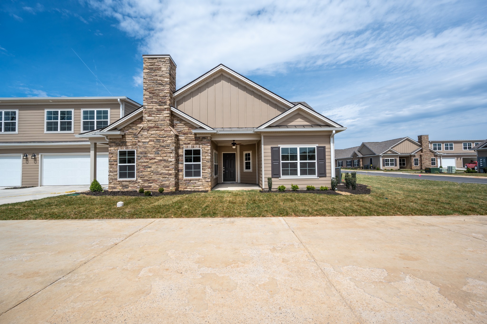2366 Stonecenter Ln