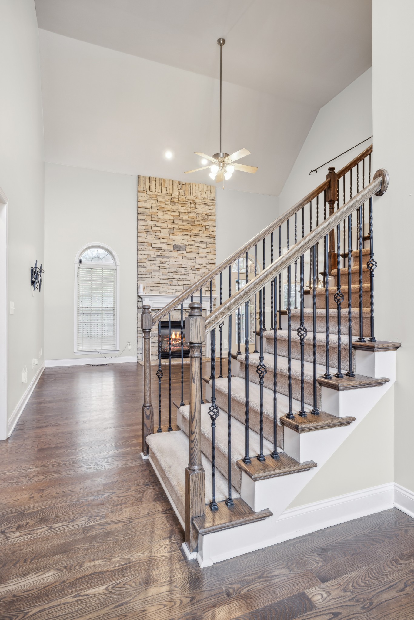 1585 Red Oak Ln
