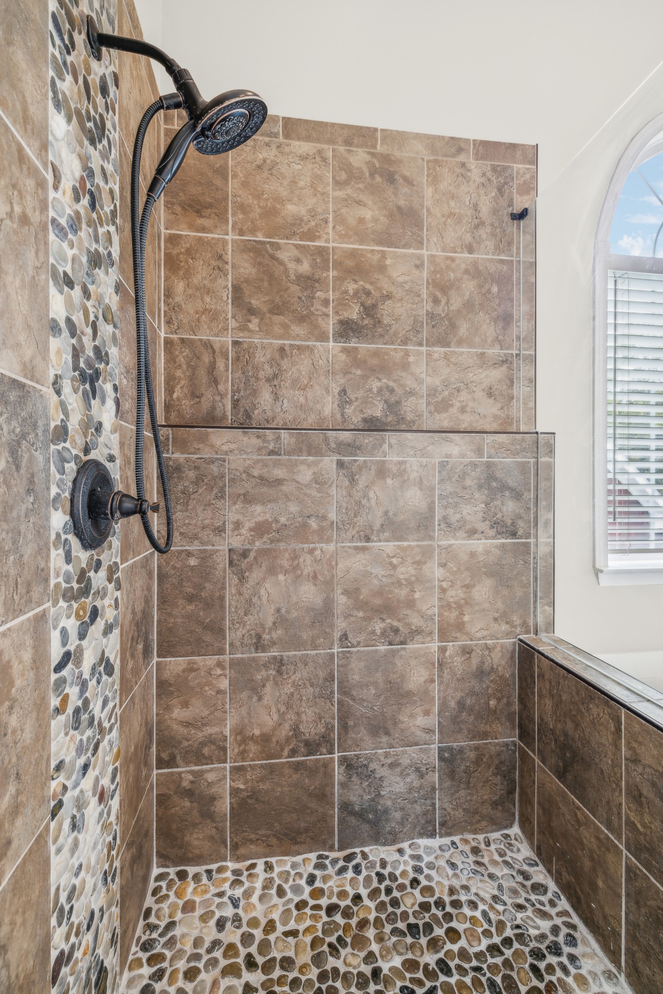 1585 Red Oak Ln