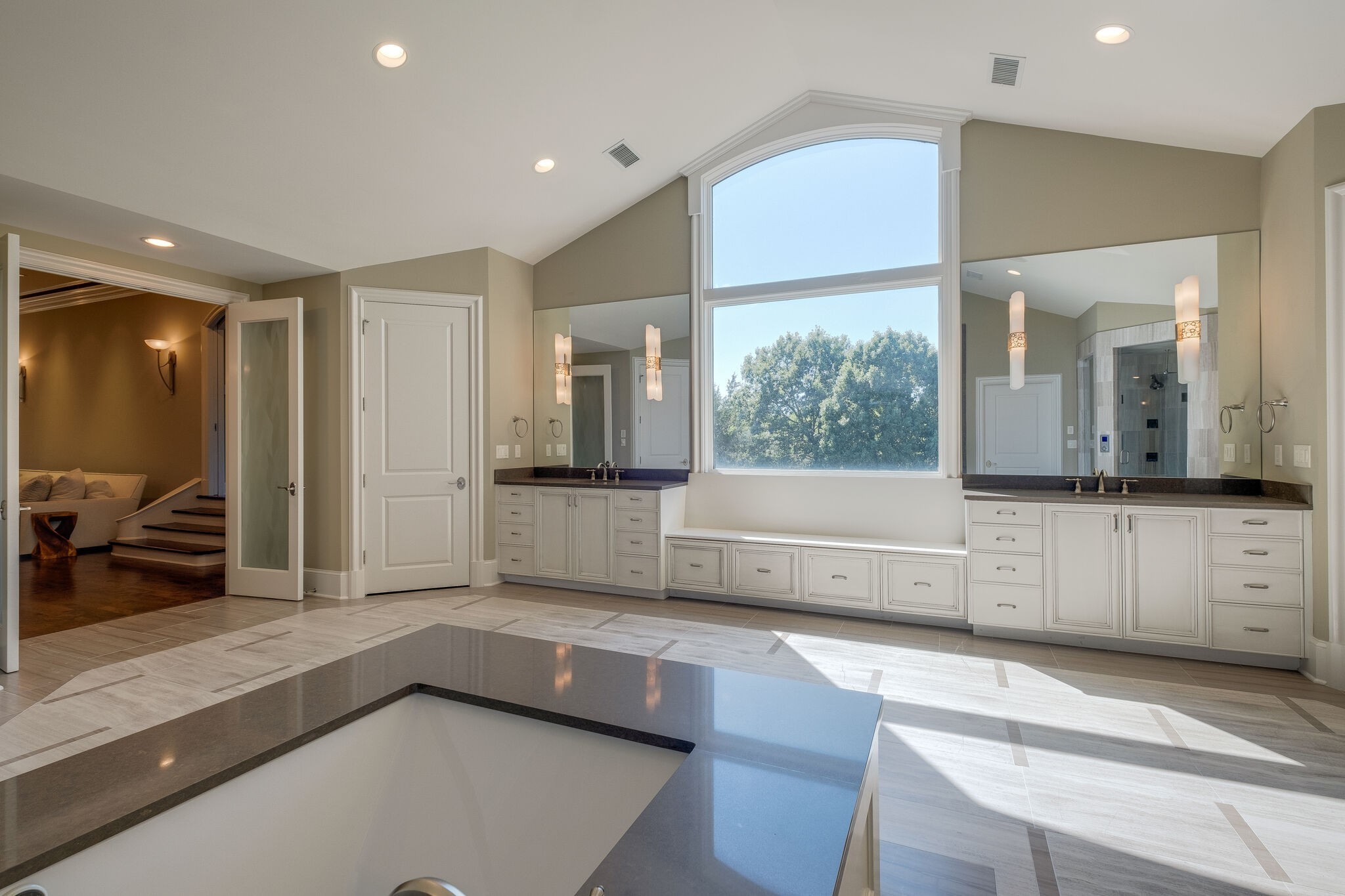 6261 Hillsboro Pike