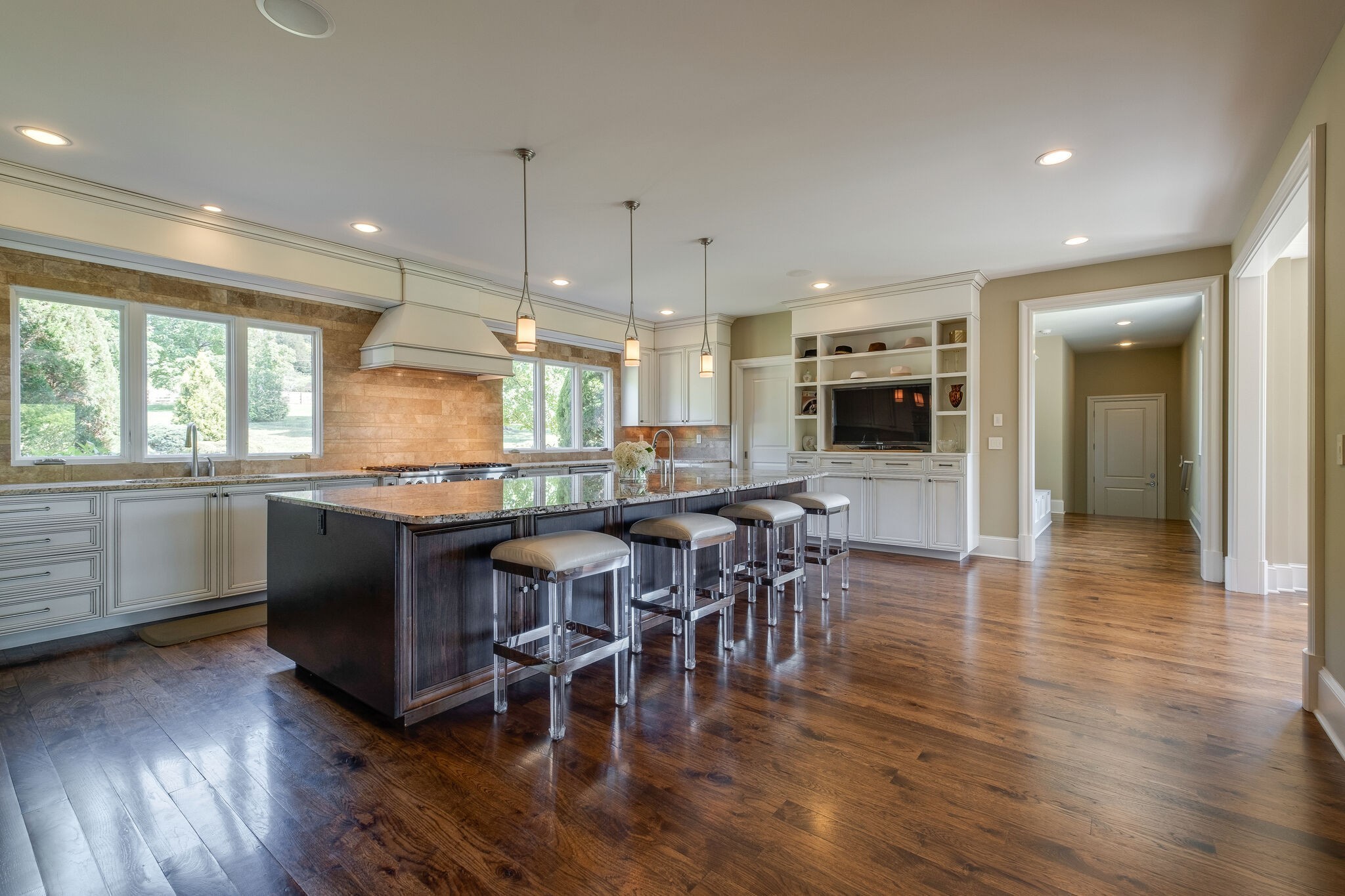 6261 Hillsboro Pike