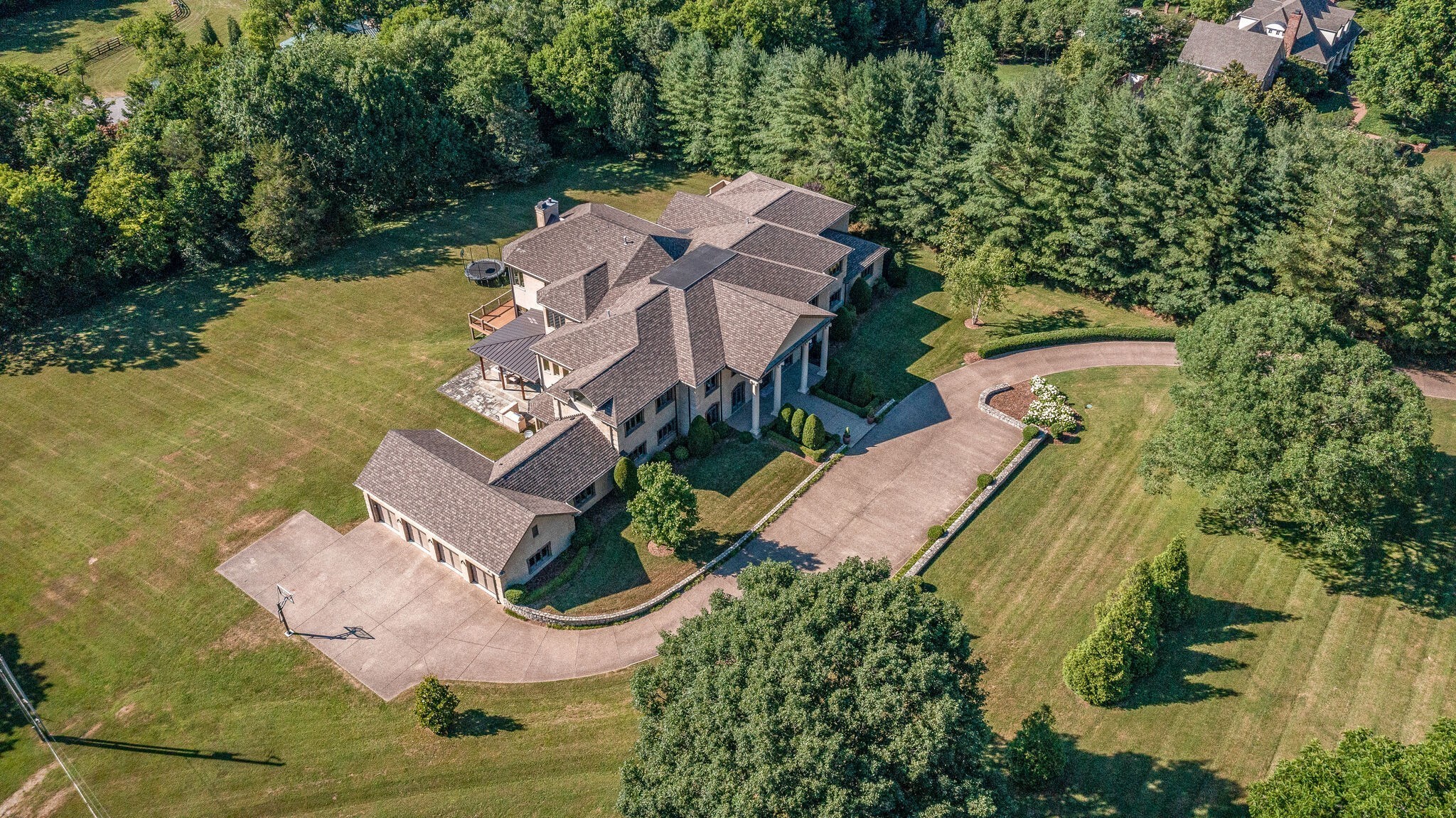 6261 Hillsboro Pike