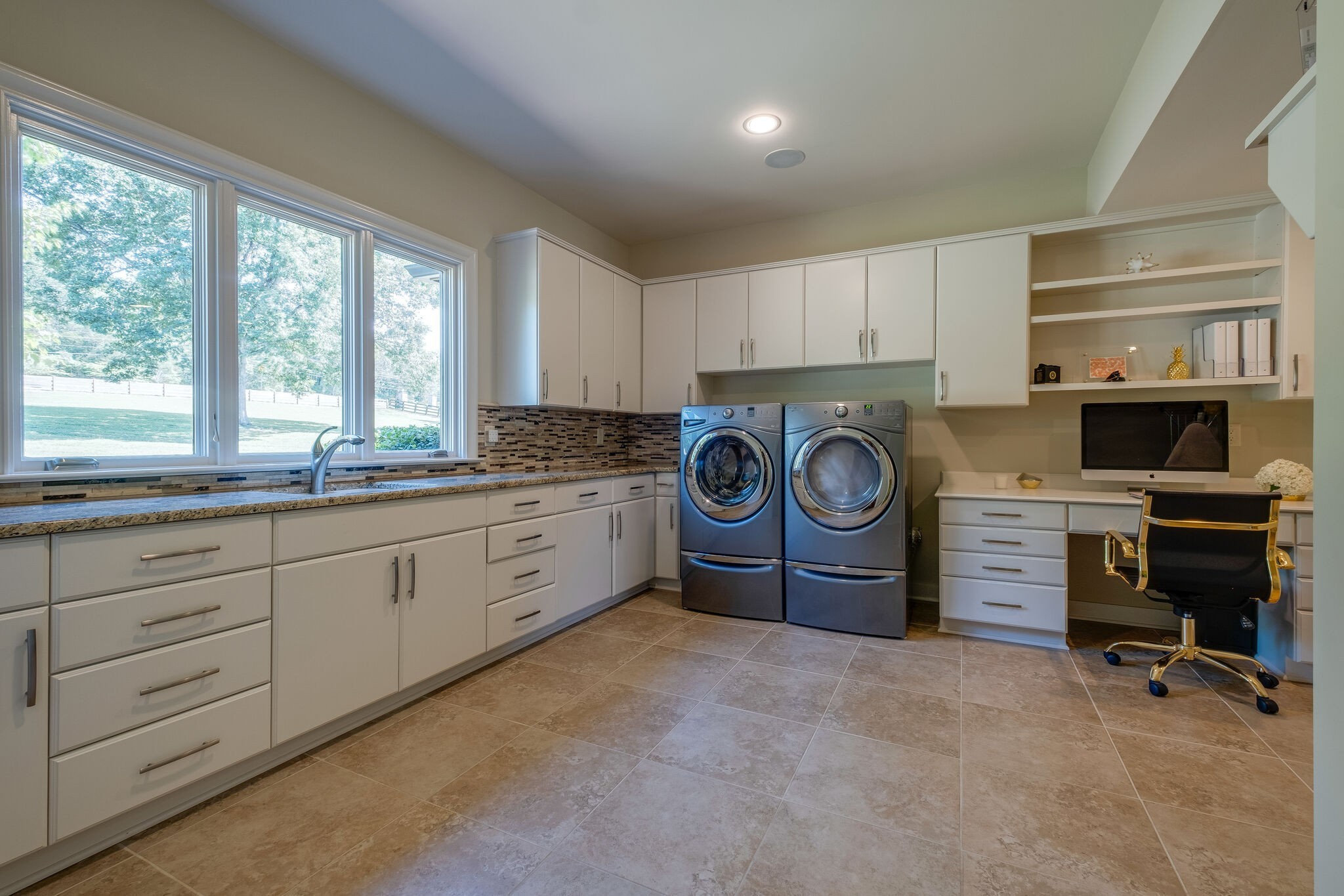 6261 Hillsboro Pike