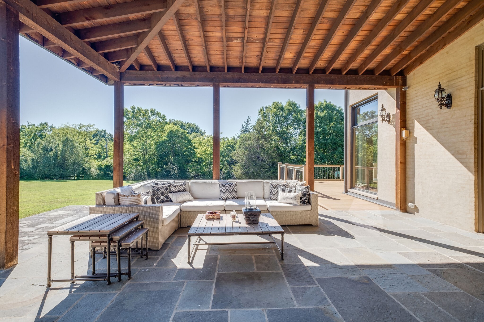 6261 Hillsboro Pike