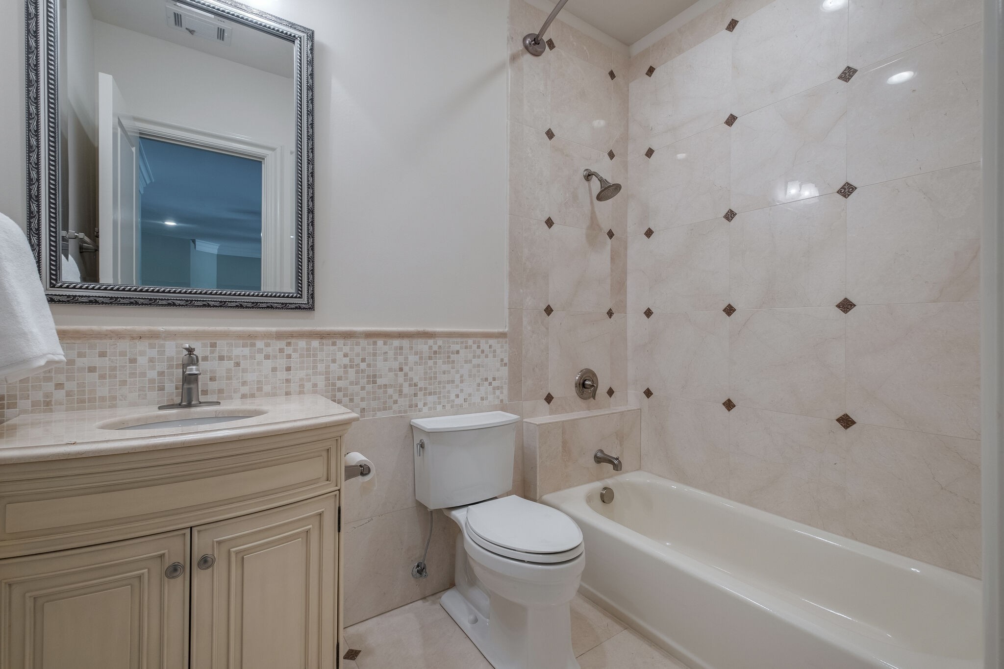 6261 Hillsboro Pike