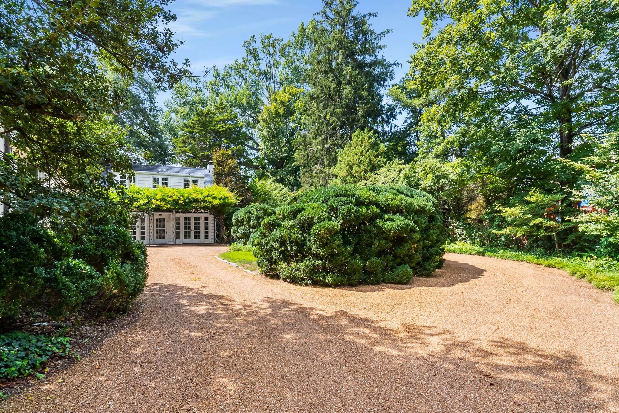 405 Belle Meade Blvd