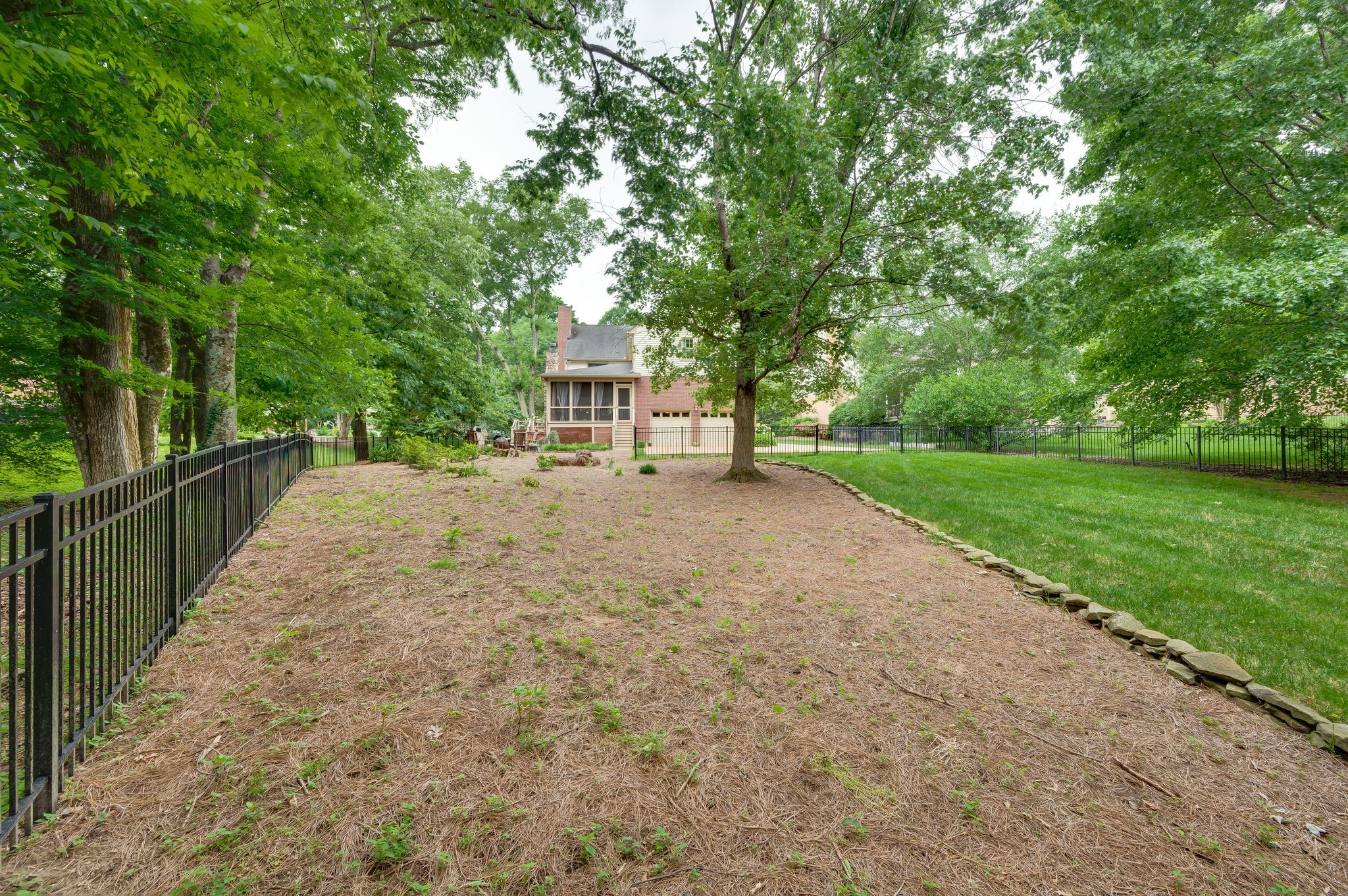 708 Glasgow Pl